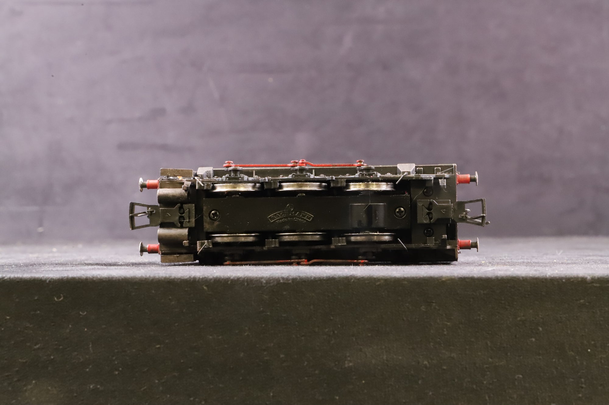 WORKSHOP Bachmann OO 32-101A Class 08 in BR Green w/ Wasp Stripes -  Weathered