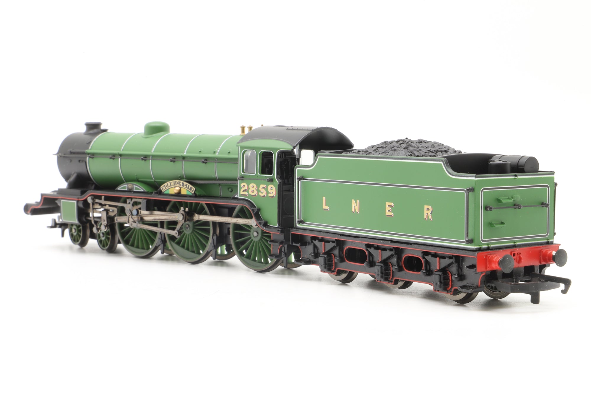 WORKSHOP Hornby OO R2185 Class B17/4 'Norwich City' in LNER Lined Green