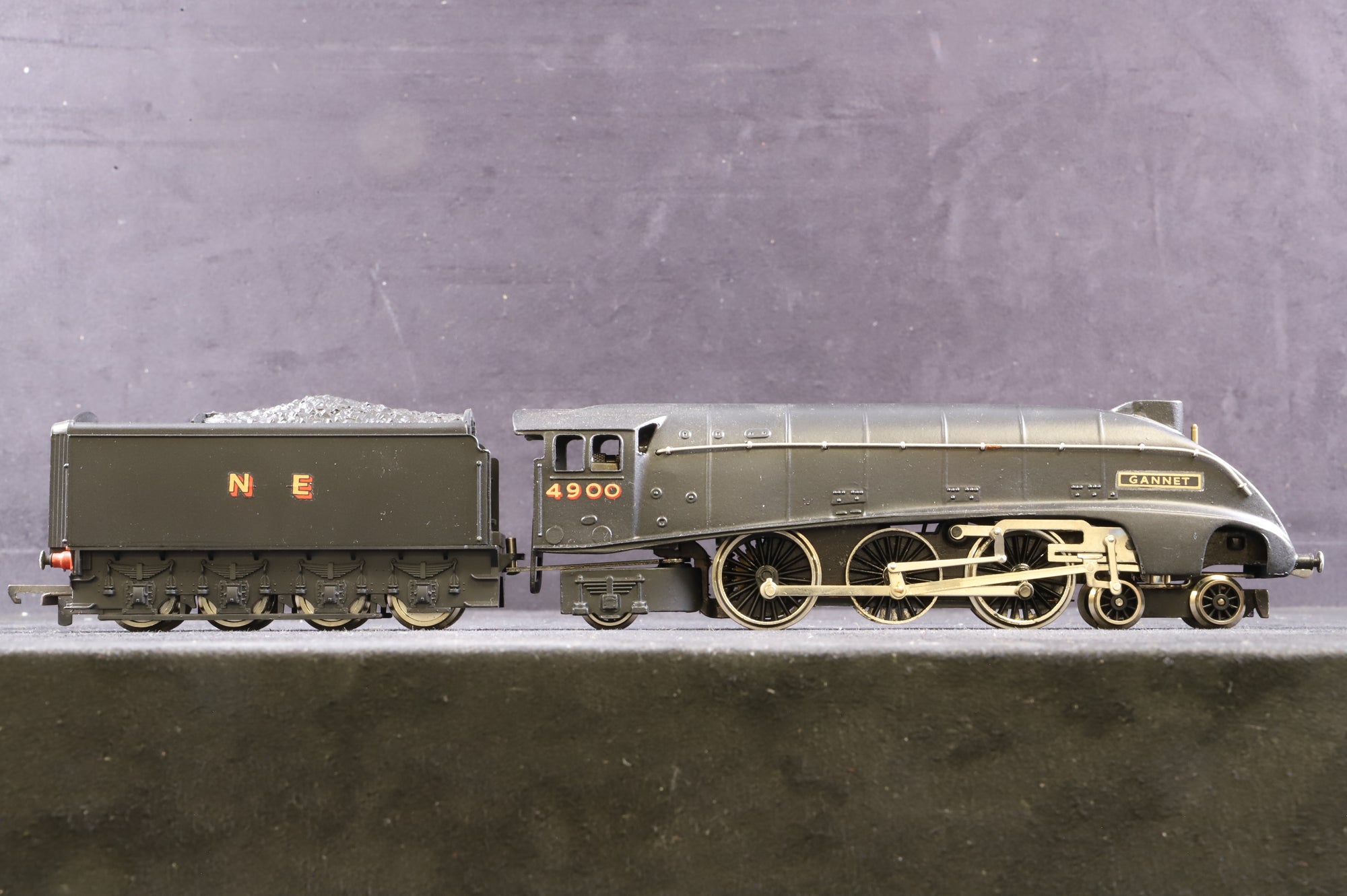 Wrenn OO W2213/A 4-6-2 A4 Black Gannet