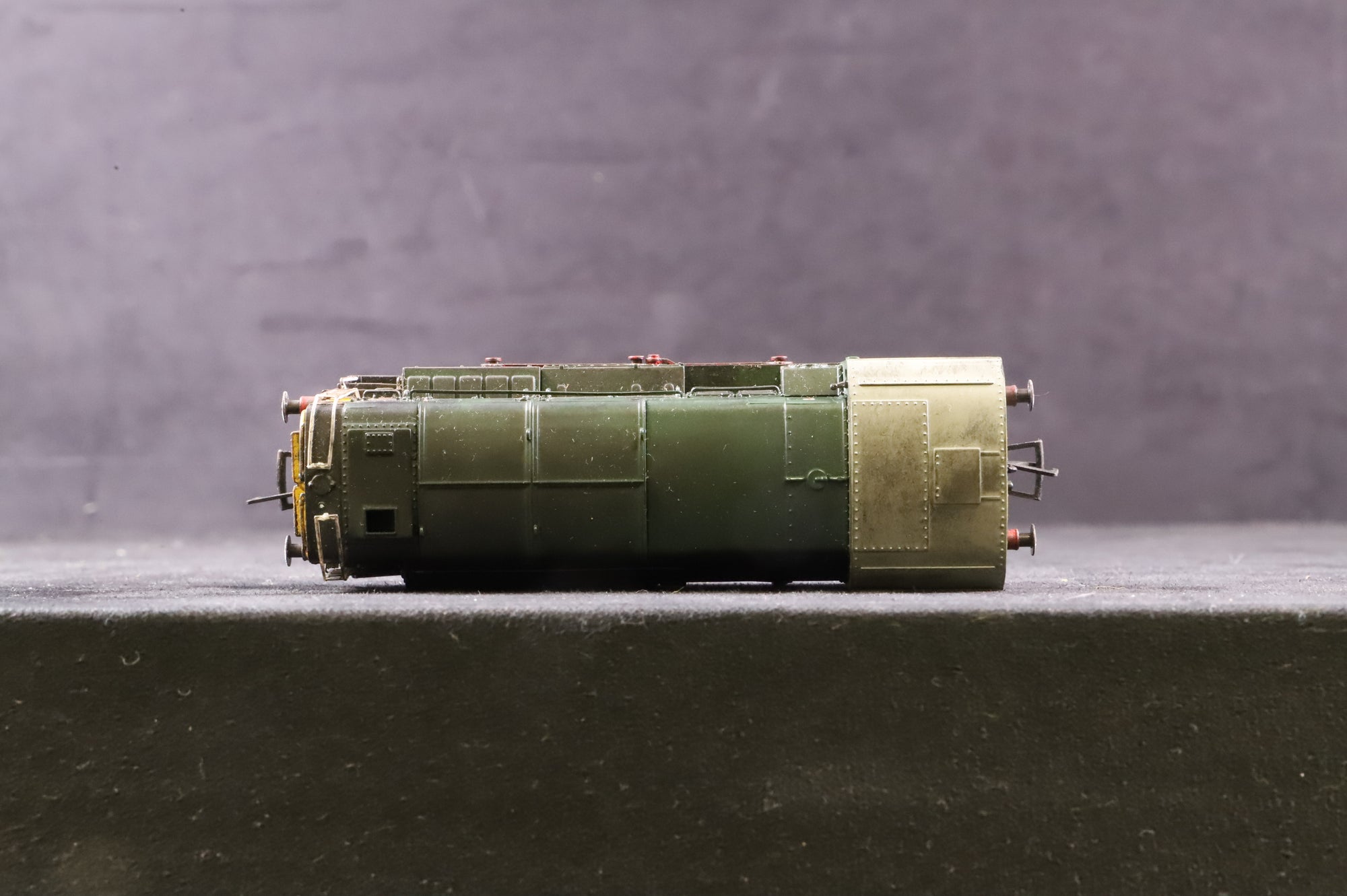 WORKSHOP Bachmann OO 32-101A Class 08 in BR Green w/ Wasp Stripes -  Weathered