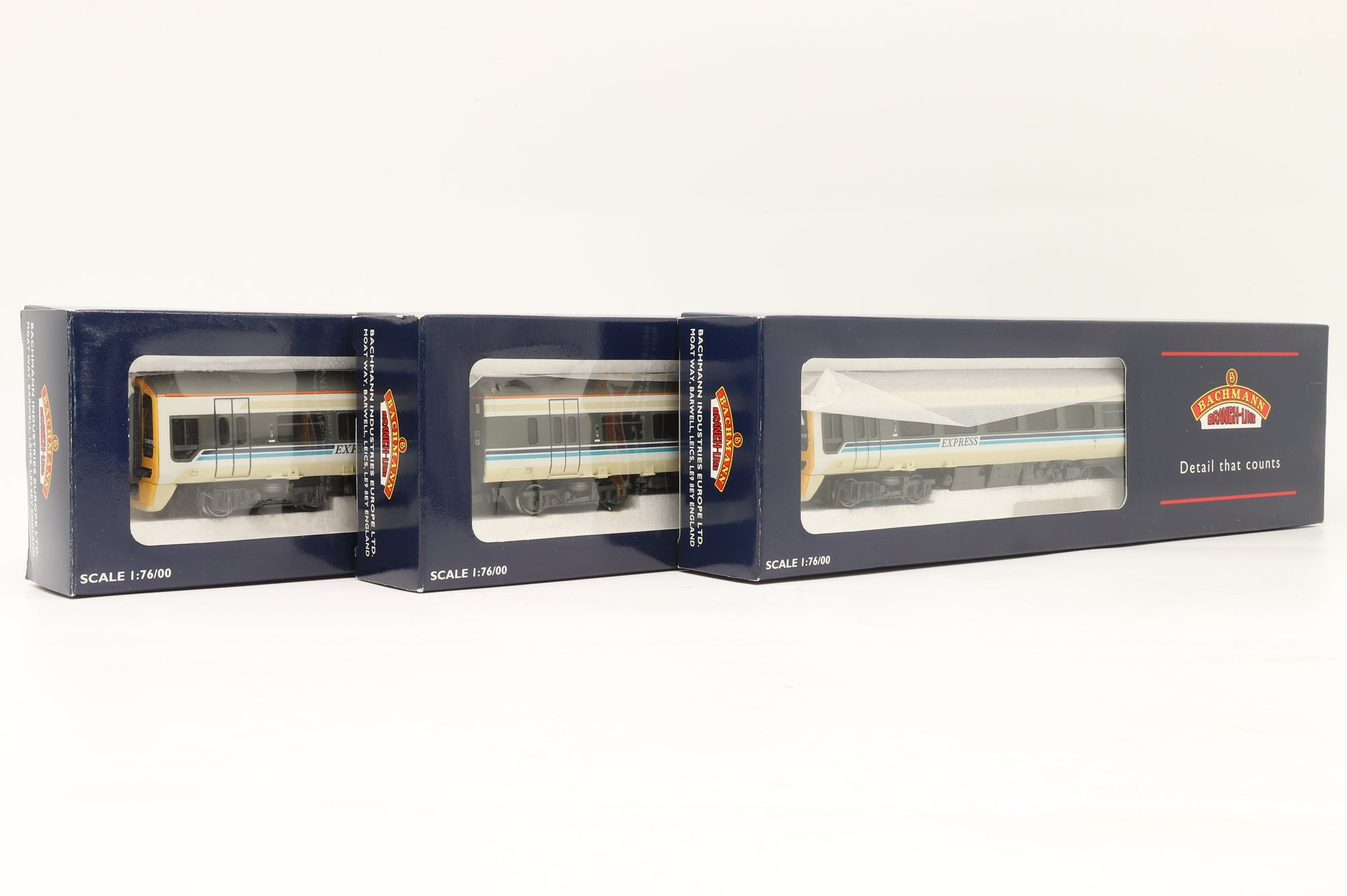 Bachmann OO 31-511 Class 158 3 Car DMU Express
