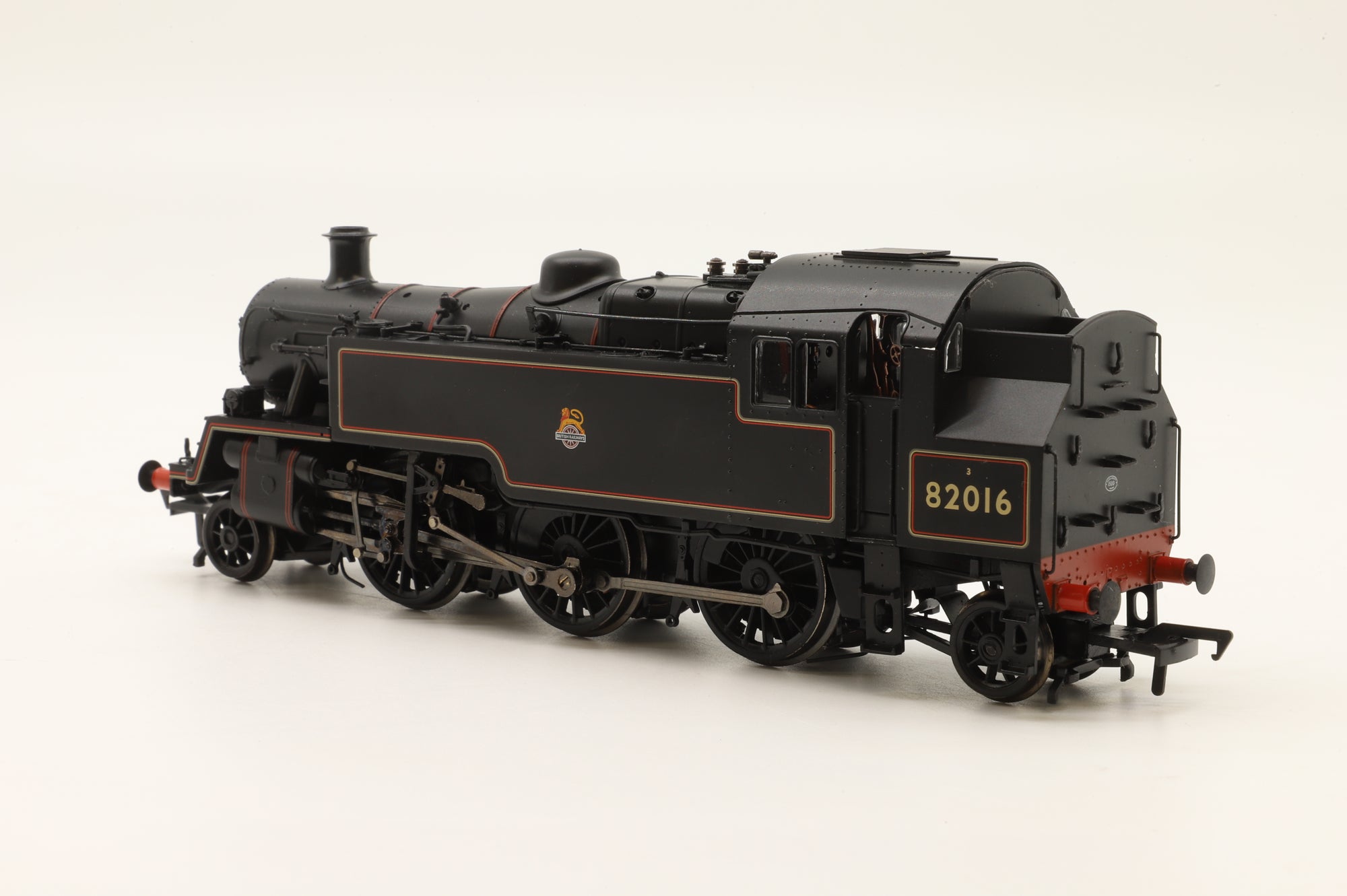 Bachmann OO 31-977 BR Standard Class 3MT Tank '82016' BR Lined Black E/C