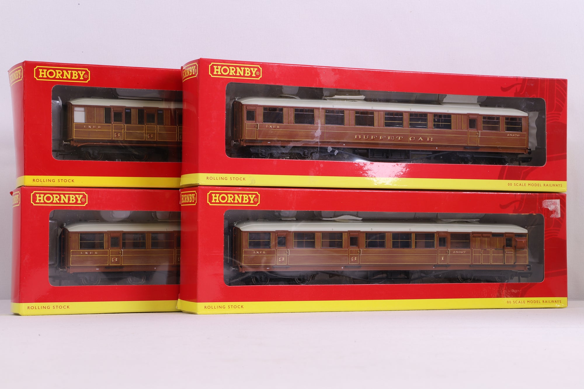 Hornby OO Rake Of 4 LNER 61ft 6In LNER Gresley Teak Coaches Inc. R4172C, R4172D, R4173C & 4170D