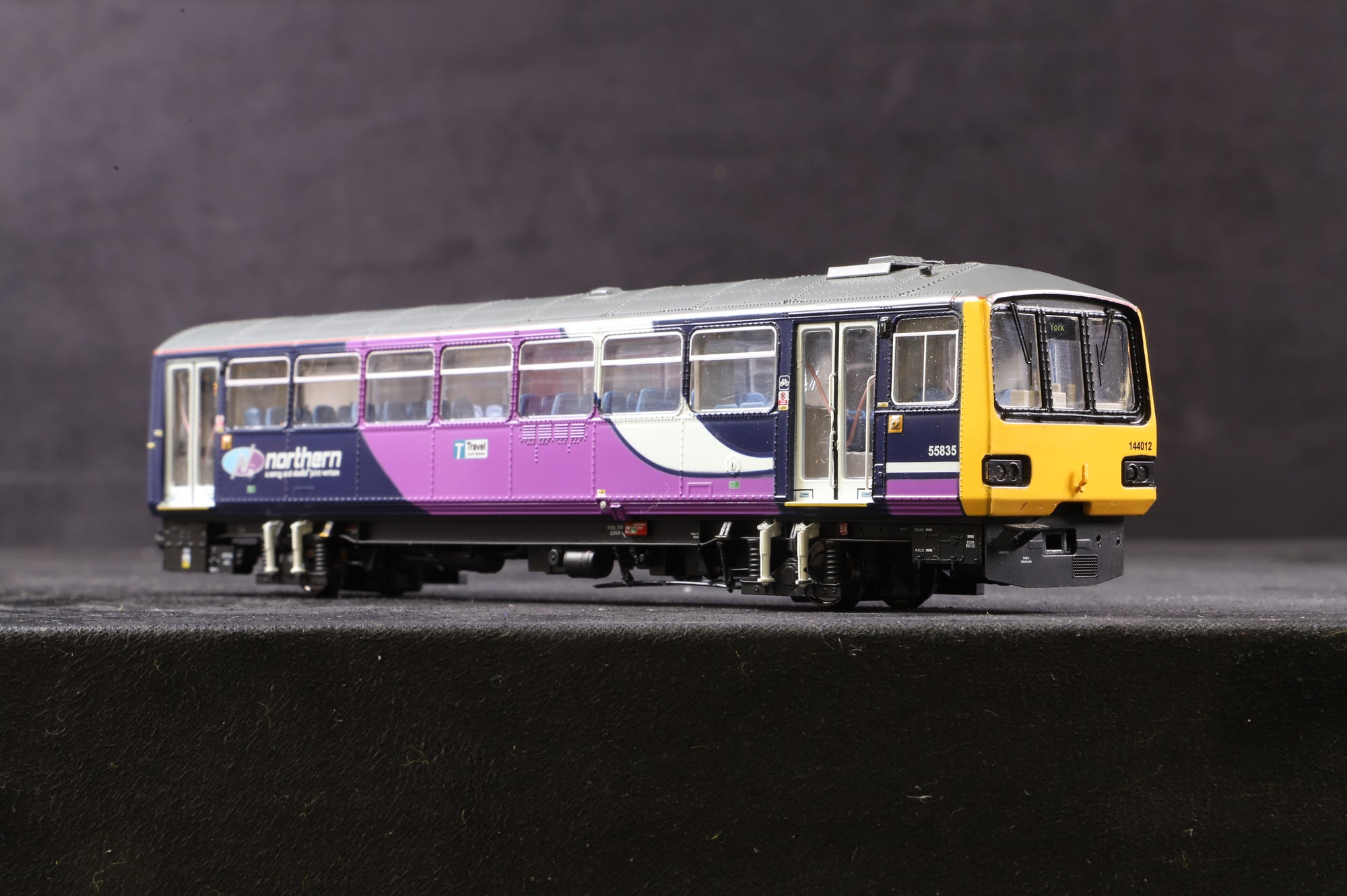 Realtrack OO Class 144 Two Car 'Pacer' DMU