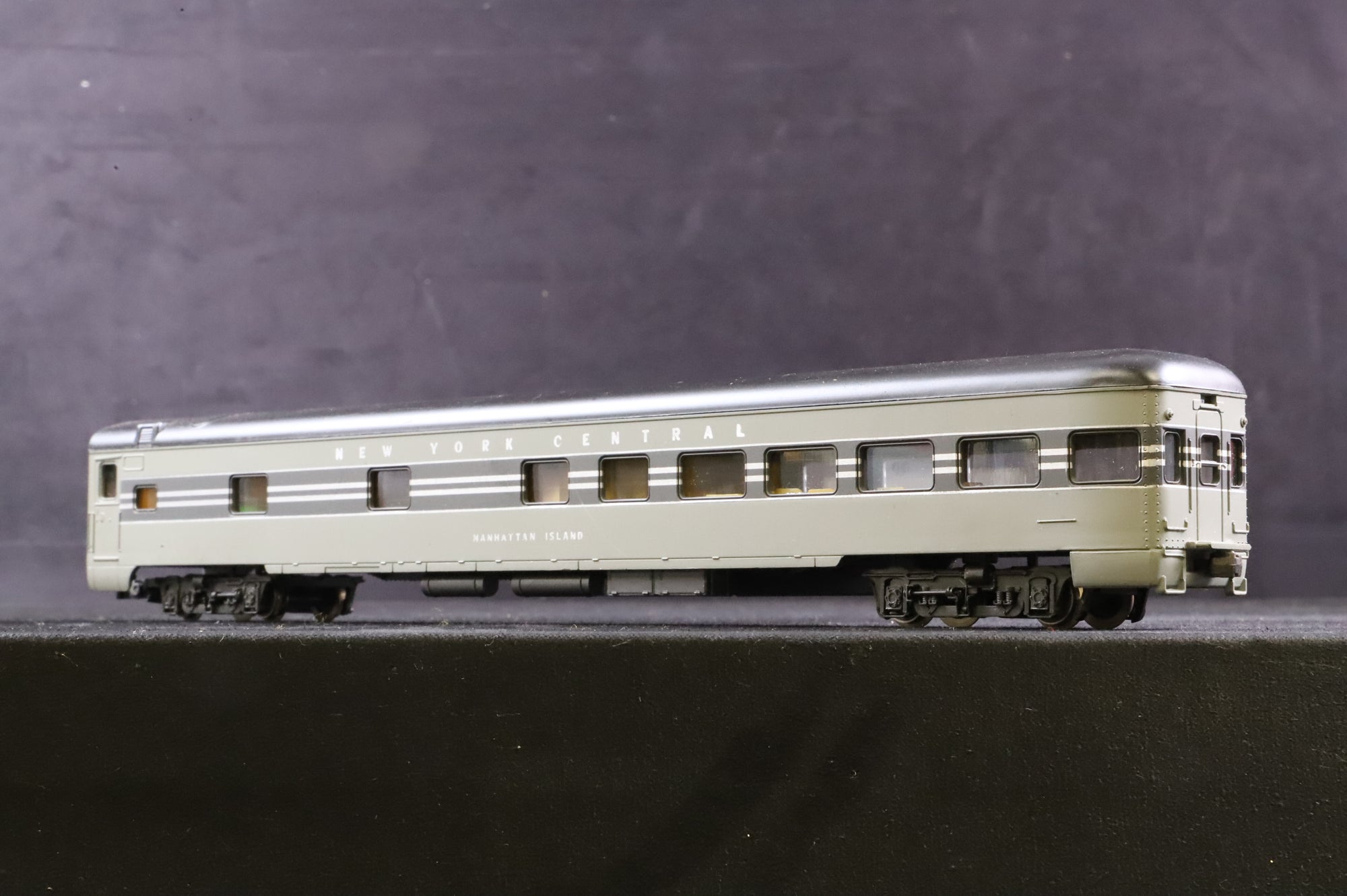 Rivarossi HO Rake Of 4 New York Central Coaches Inc. 2709x2, 2712 & 2707