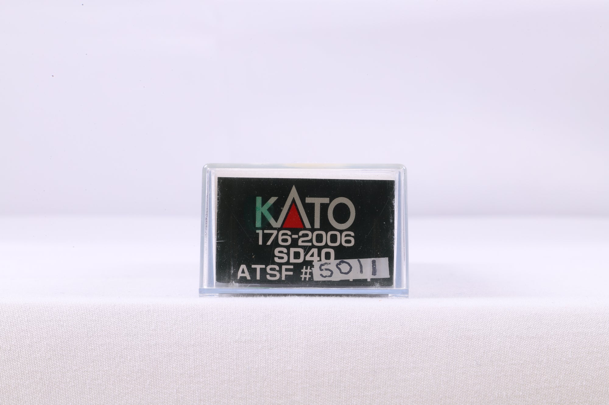 Kato N 176-2006 SD40 ATSF '5011' Diesel Locomotive Renumbered