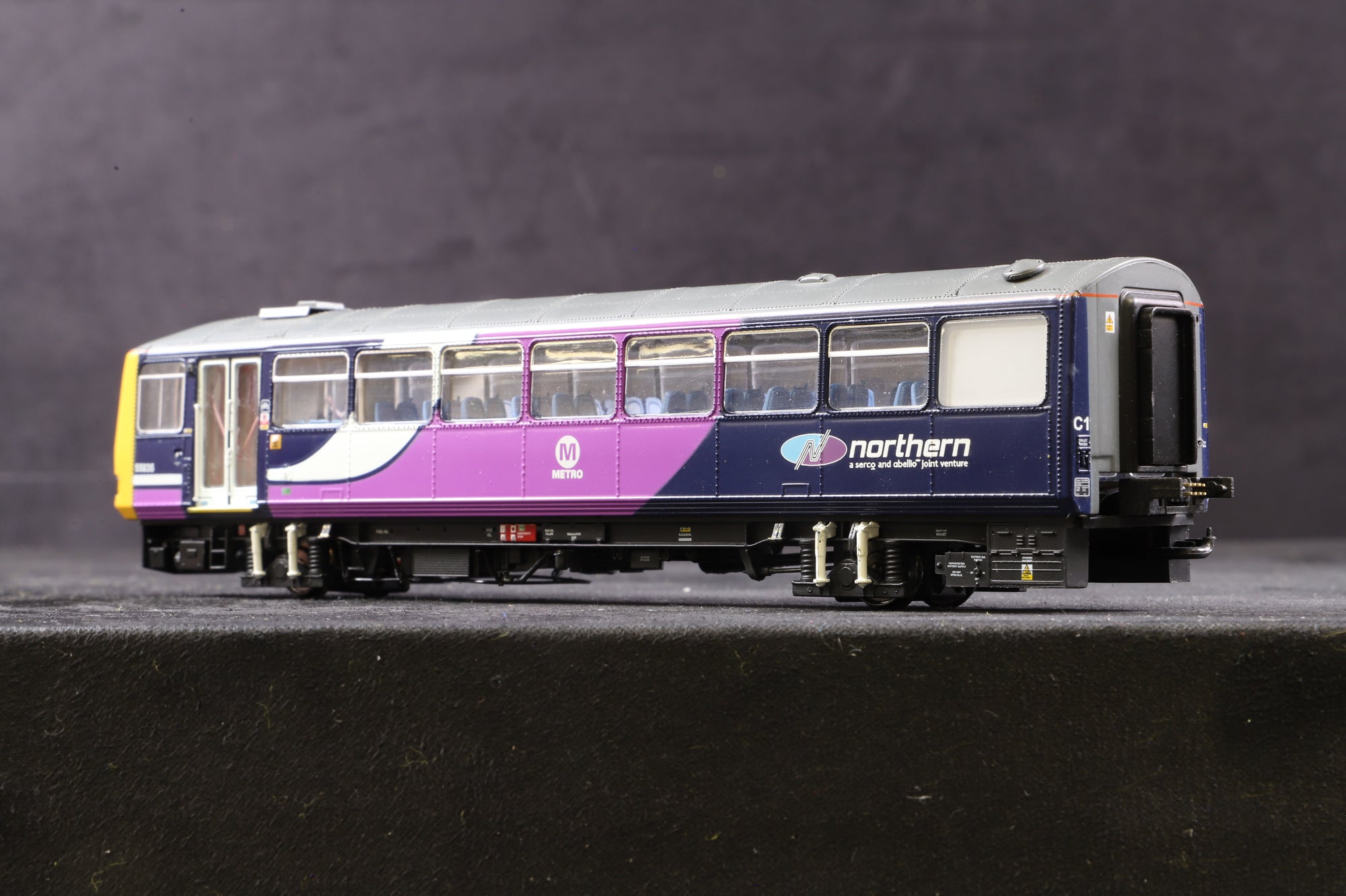 Realtrack OO Class 144 Two Car 'Pacer' DMU