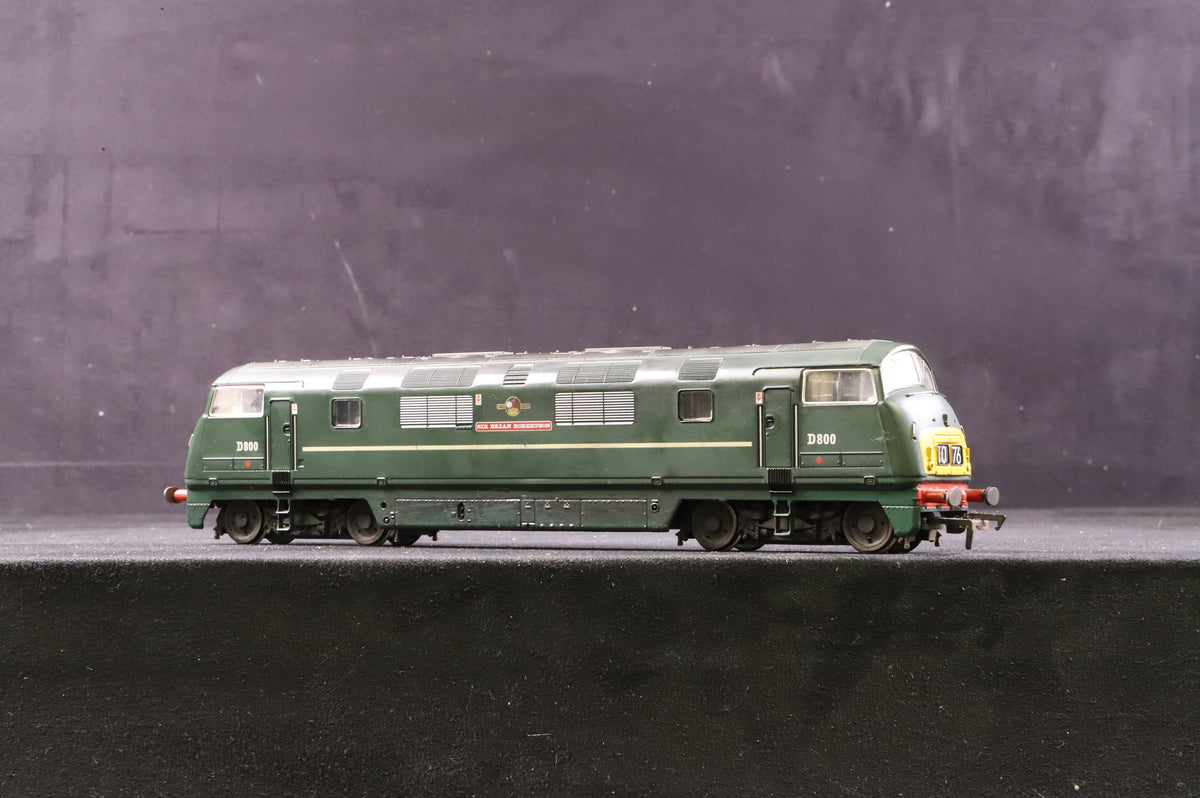 Bachmann OO 32-060 Class 42 Warship D801 &#39;Vanguard&#39; in MR Maroon - Weathered