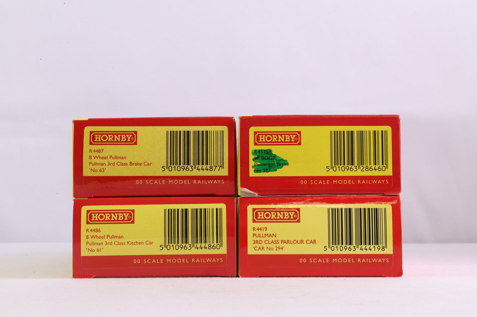 Hornby OO Rake Of 4 Pullman Coaches Inc. R4419, R4487, R4486