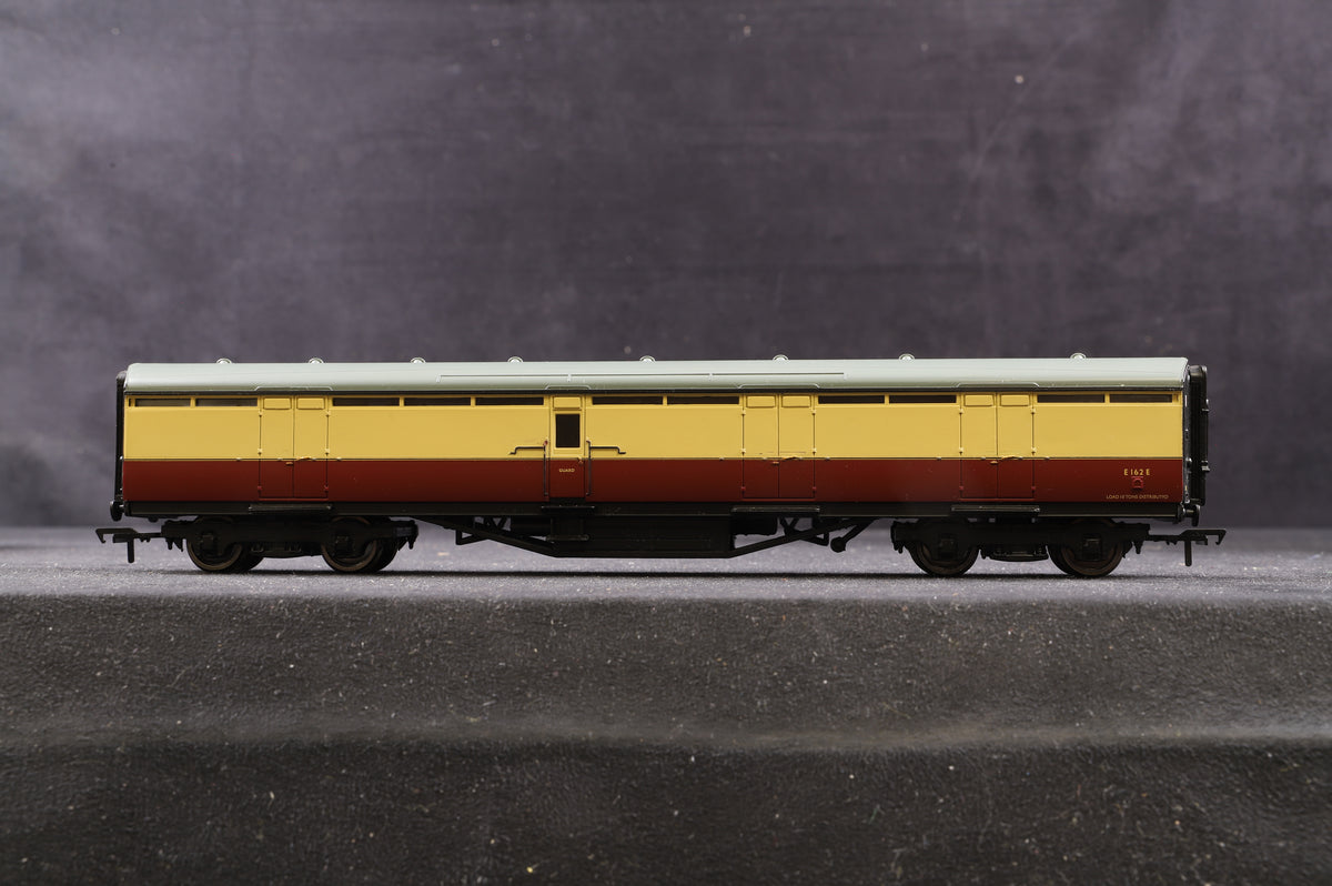 Hornby/ Bachmann OO Rake Of 5 Parcels Coaches