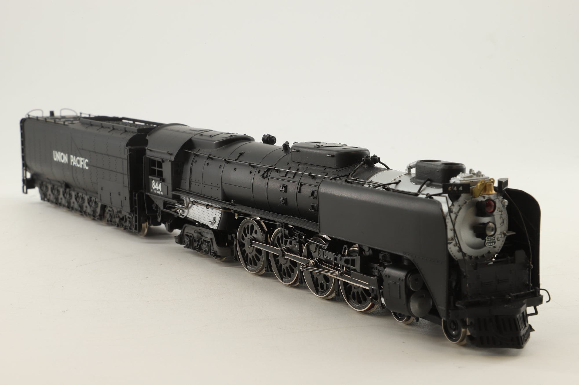 Rivarossi HO 1528/1 4-8-4 FEF 3 '8444' Steam Locomotive Union Pacific