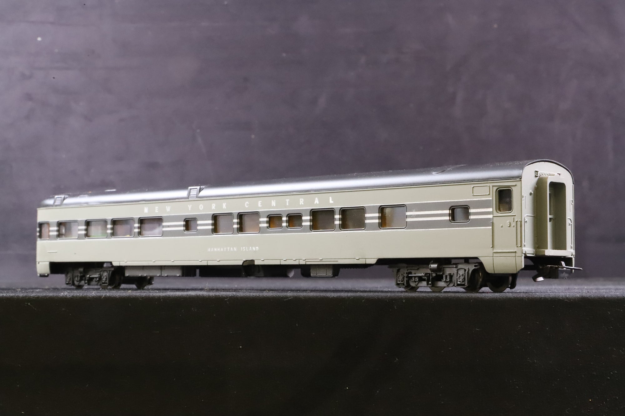 Rivarossi HO Rake Of 4 New York Central Coaches Inc. 2709x2, 2712 & 2707