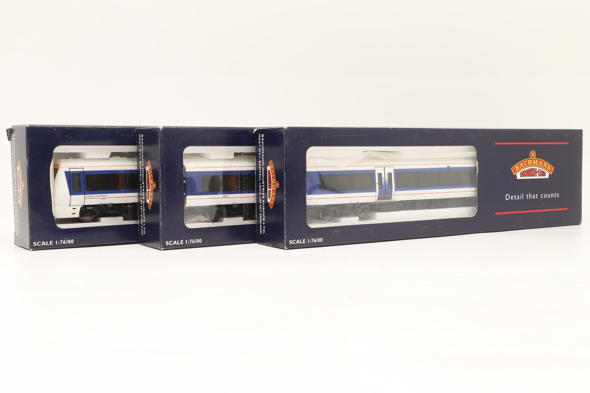 Bachmann OO 32-470 Class 168/1 Clubman 3 Car DMU Chiltern Railways