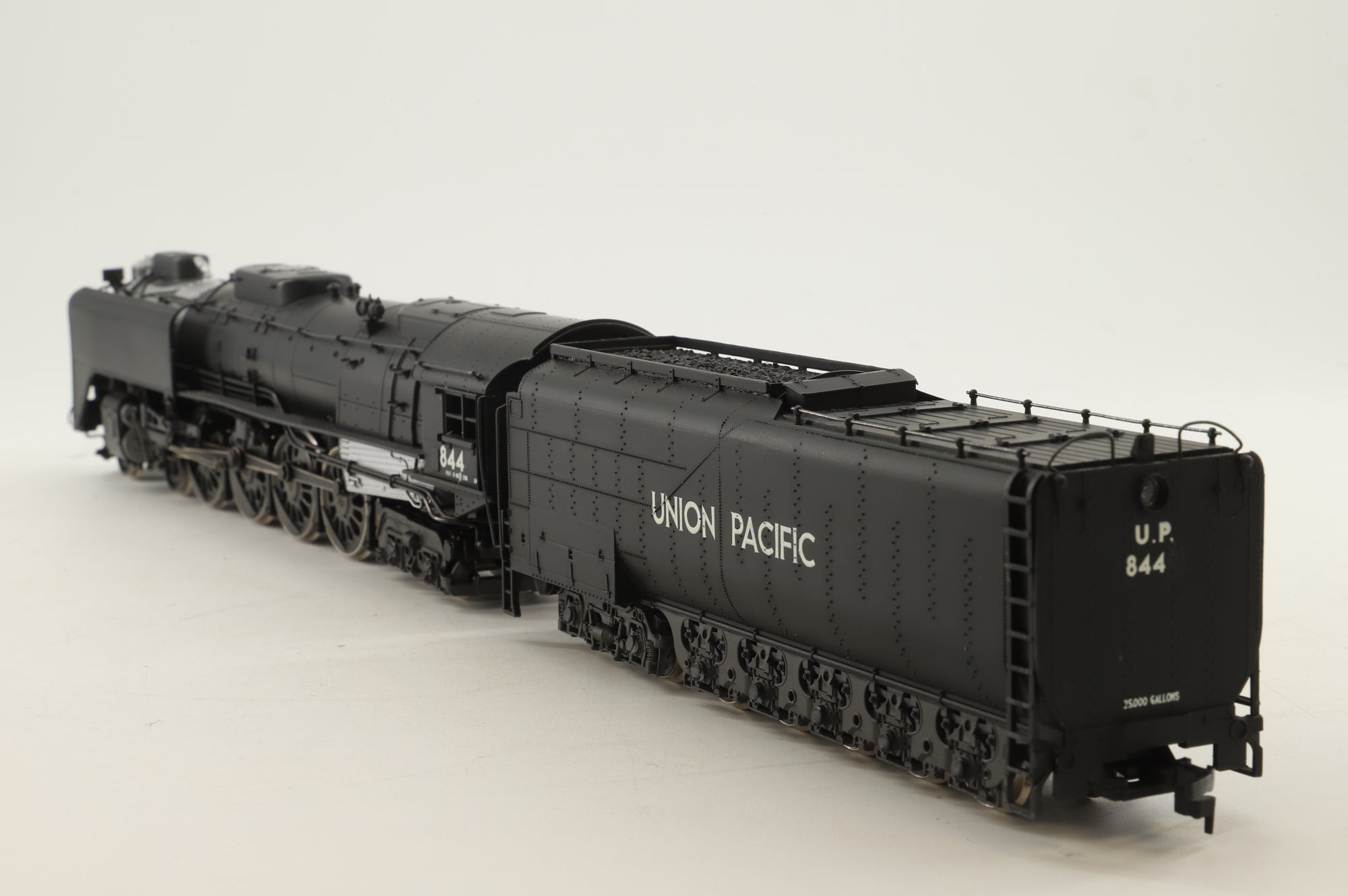 Rivarossi HO 1528/1 4-8-4 FEF 3 '8444' Steam Locomotive Union Pacific
