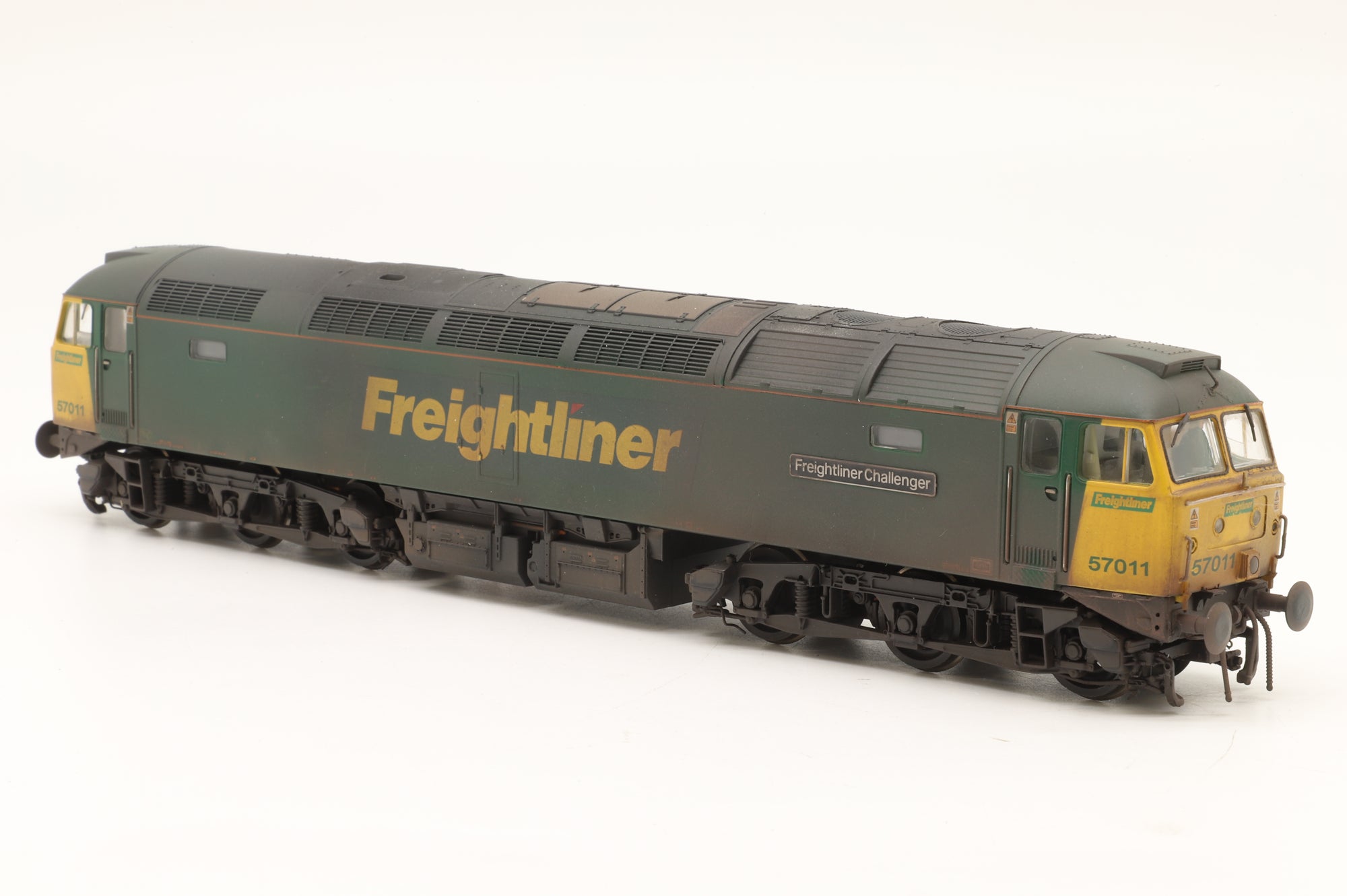 Bachmann OO 32-753 Class 57/0 '57011' Freightliner Challenger Weathered DCC Sound