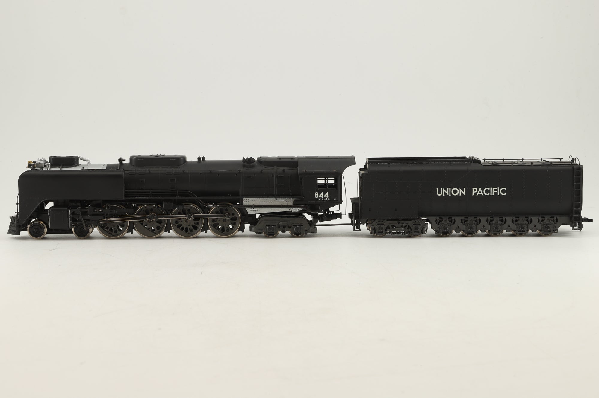Rivarossi HO 1528/1 4-8-4 FEF 3 '8444' Steam Locomotive Union Pacific