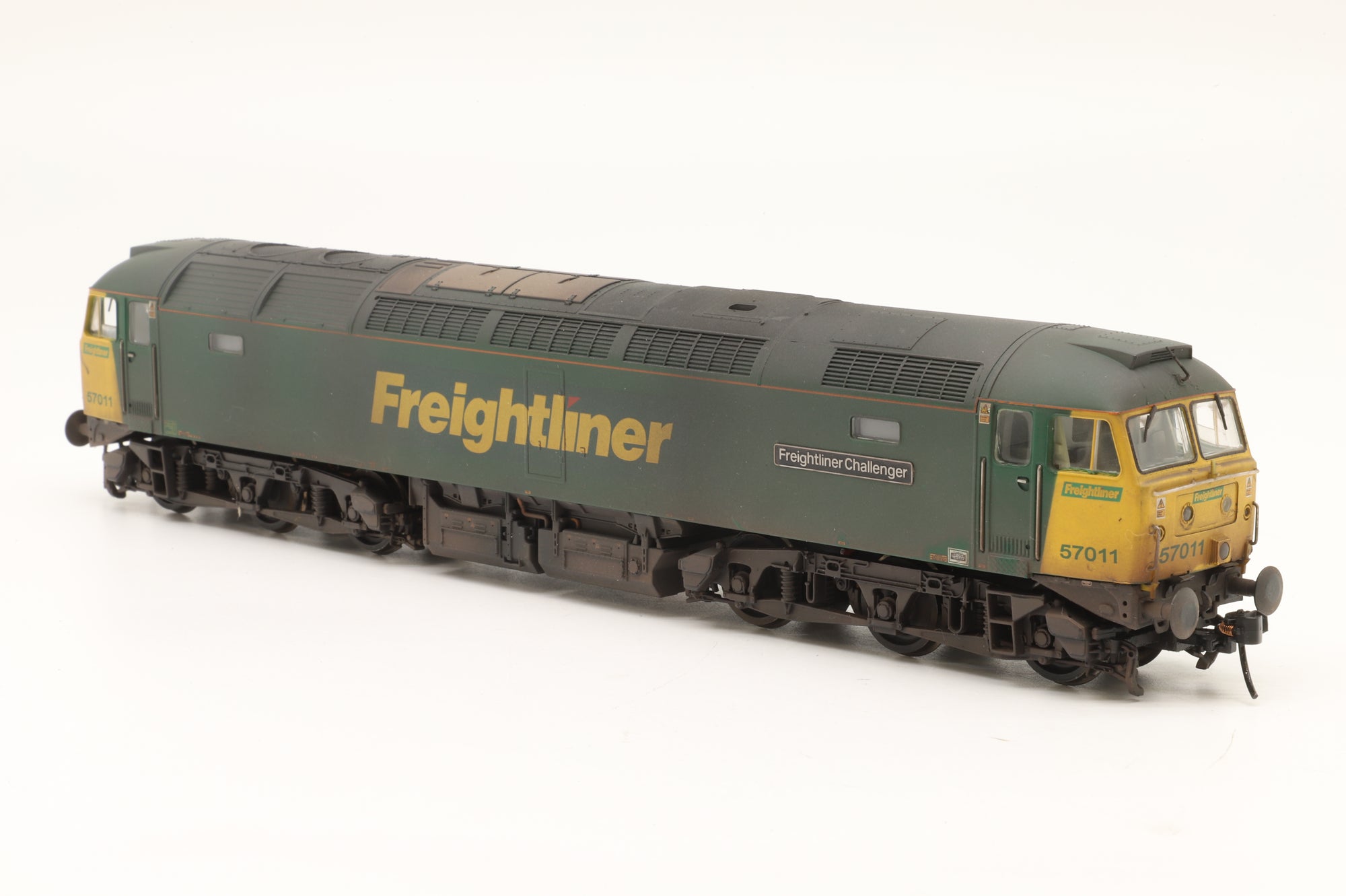 Bachmann OO 32-753 Class 57/0 '57011' Freightliner Challenger Weathered DCC Sound