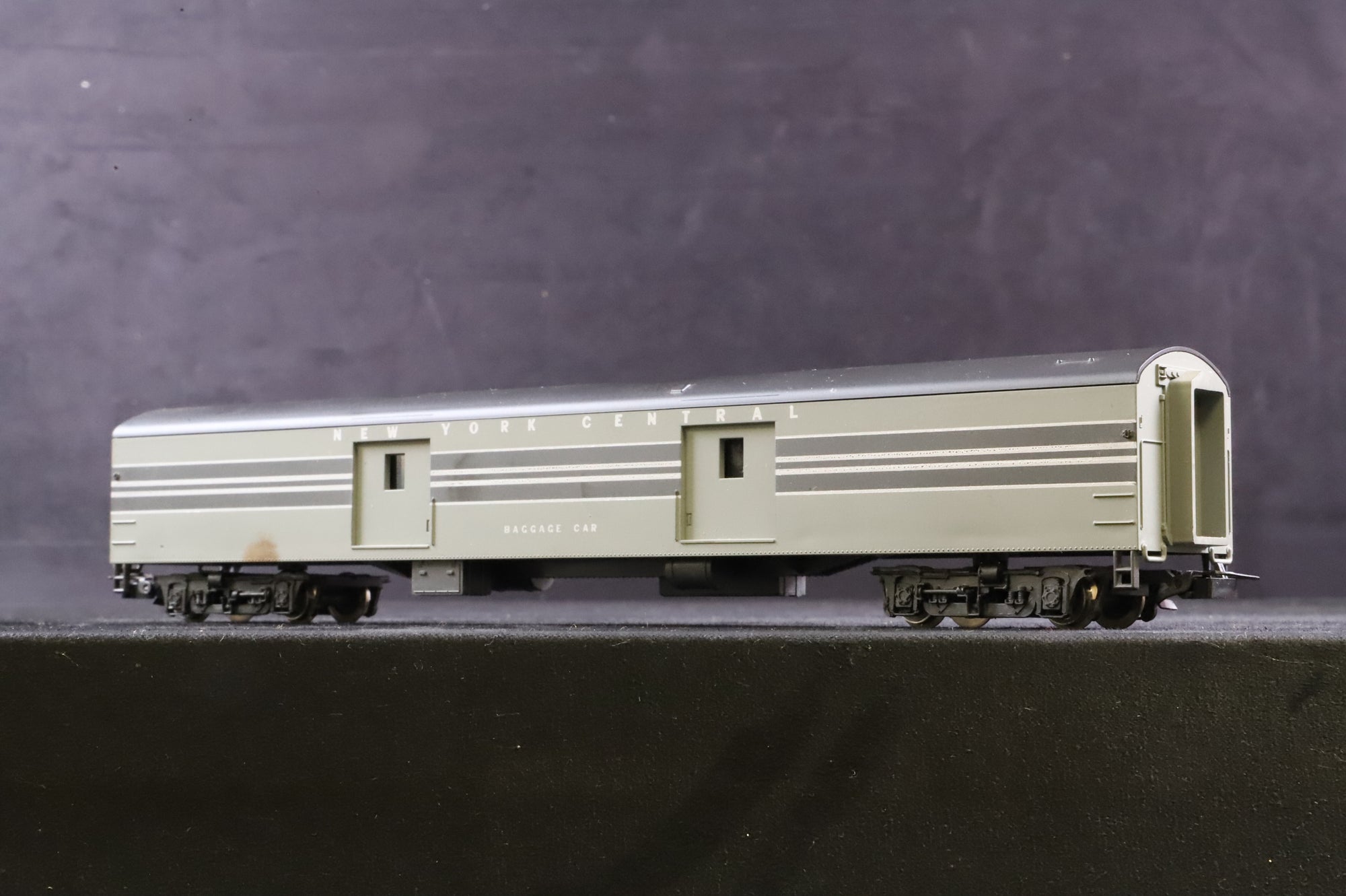 Rivarossi HO Rake Of 4 New York Central Coaches Inc. 2709x2, 2712 & 2707