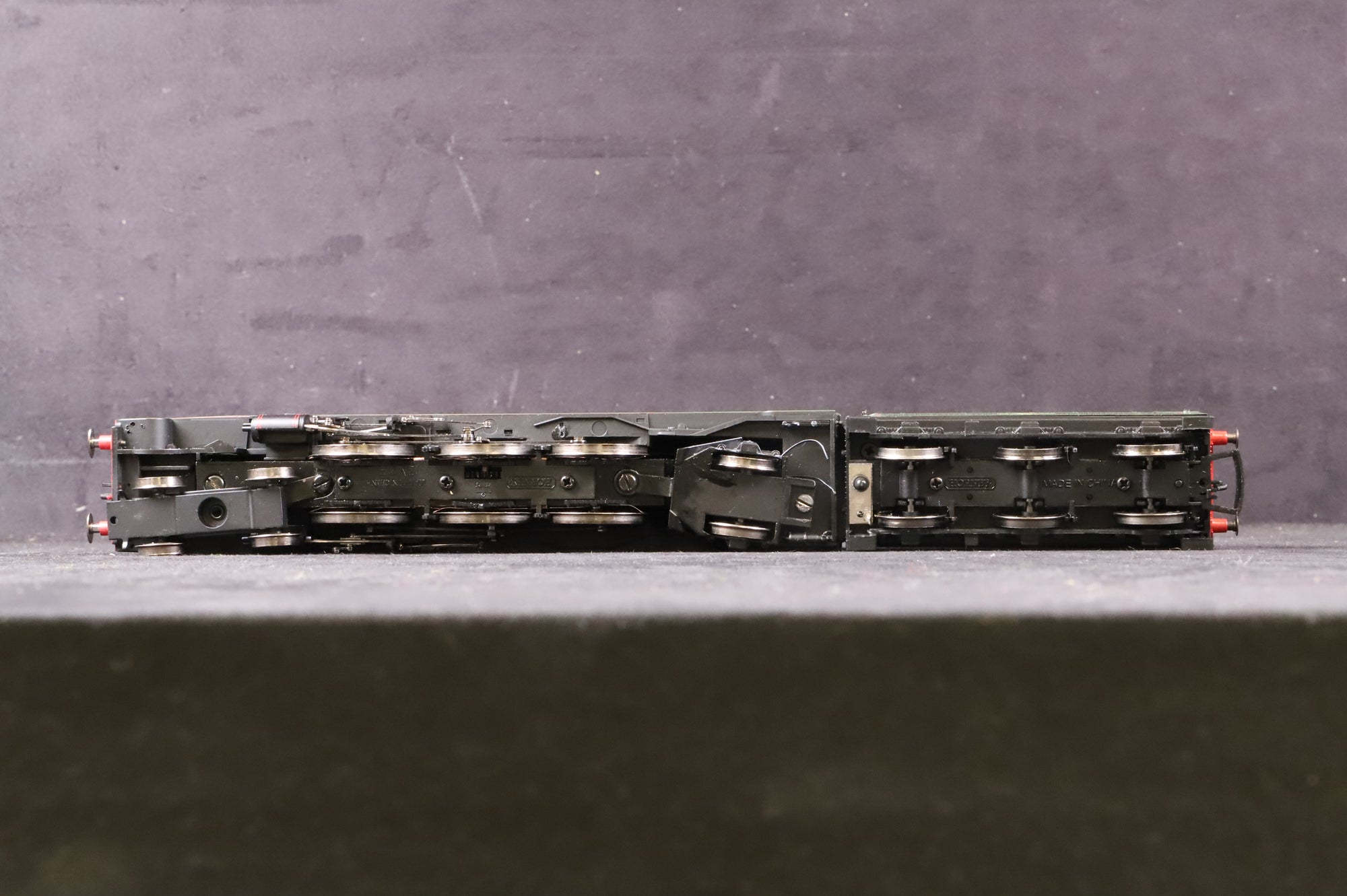 WORKSHOP Hornby OO R2616 Princess Class 'Queen Maud' Unnumbered BR Lined Green Repainted