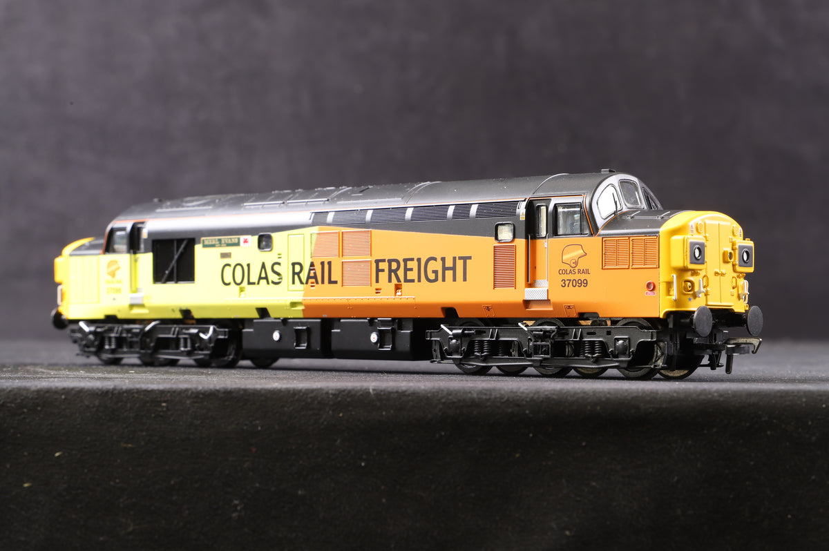 Bachmann OO 32-789 Class 37/0 &#39;37099&#39; &#39;Merl Evans&#39; Colas Rail Freight Livery, DCC Sound