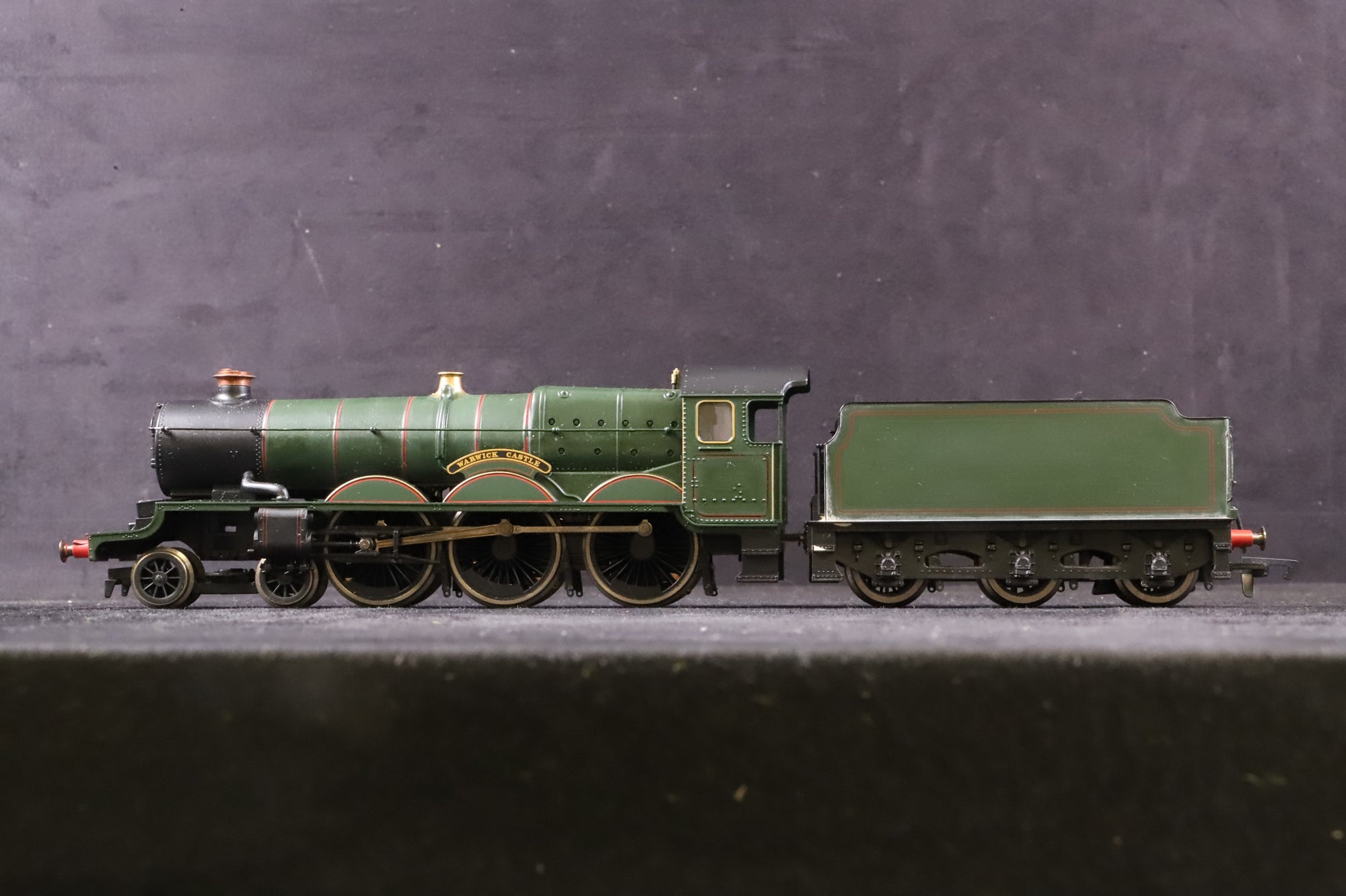 WORKSHOP Hornby OO Castle Class '4081' 'Warwick Castle' BR Green Repainted
