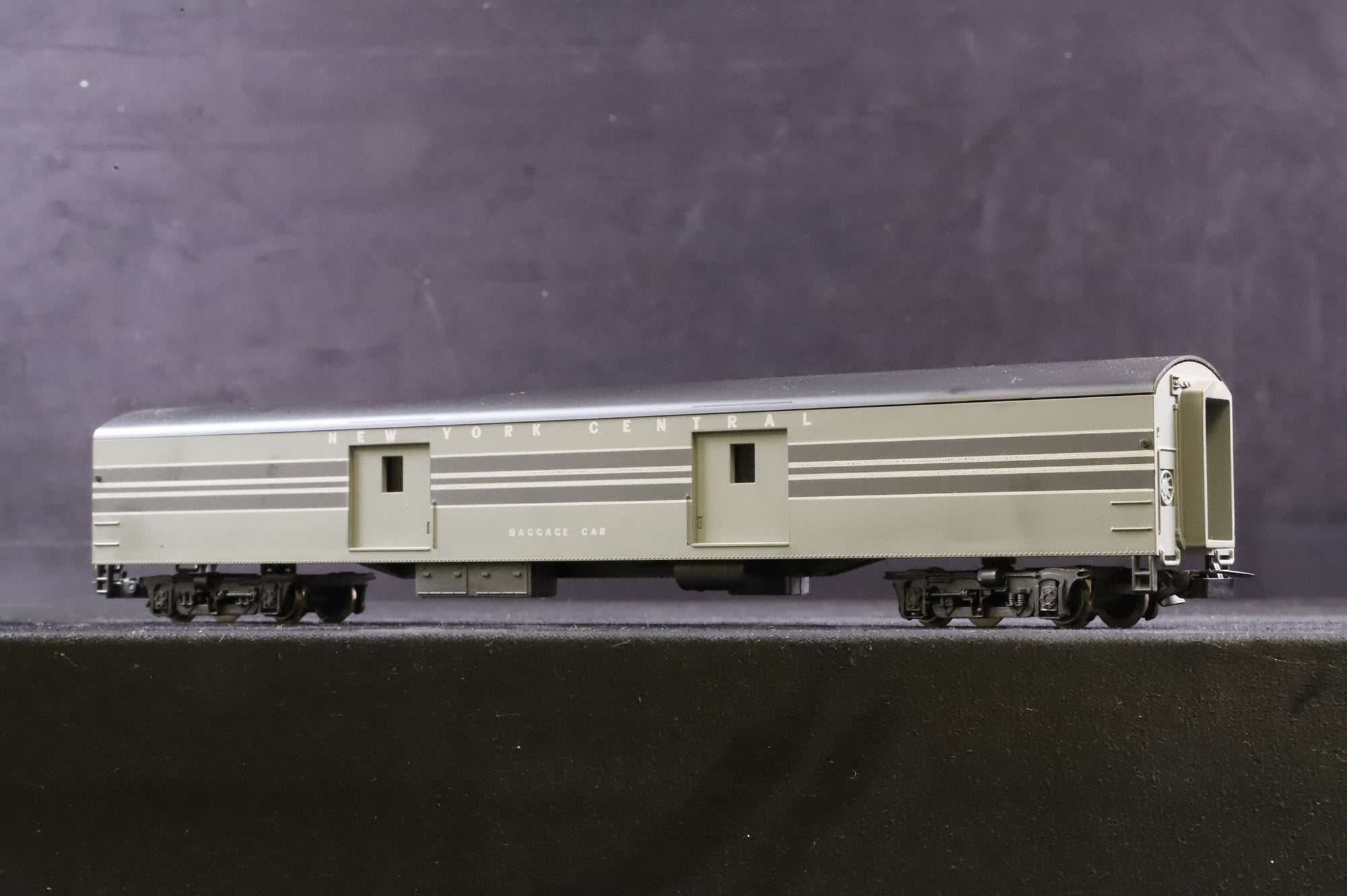 Rivarossi HO Rake Of 4 New York Central Coaches Inc. 2709x2, 2712 & 2707