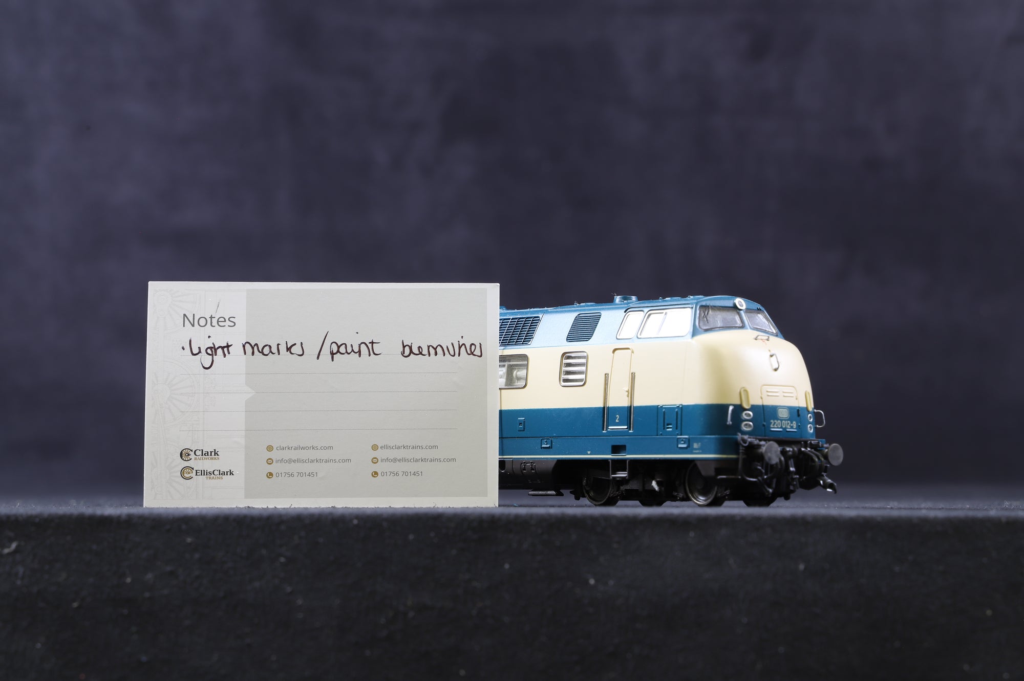 Roco HO 43524 Class BR 220 023-6 of the DB