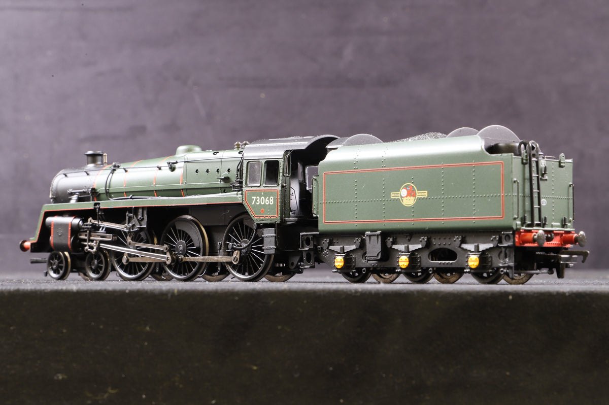 Bachmann OO 32-500 Standard Class 5MT &#39;73068&#39; BR Green L/Crest BR 1C Tender