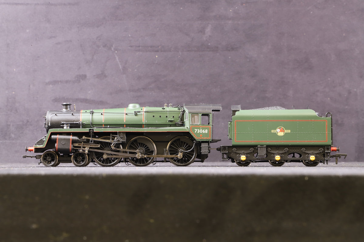 Bachmann OO 32-500 Standard Class 5MT &#39;73068&#39; BR Green L/Crest BR 1C Tender
