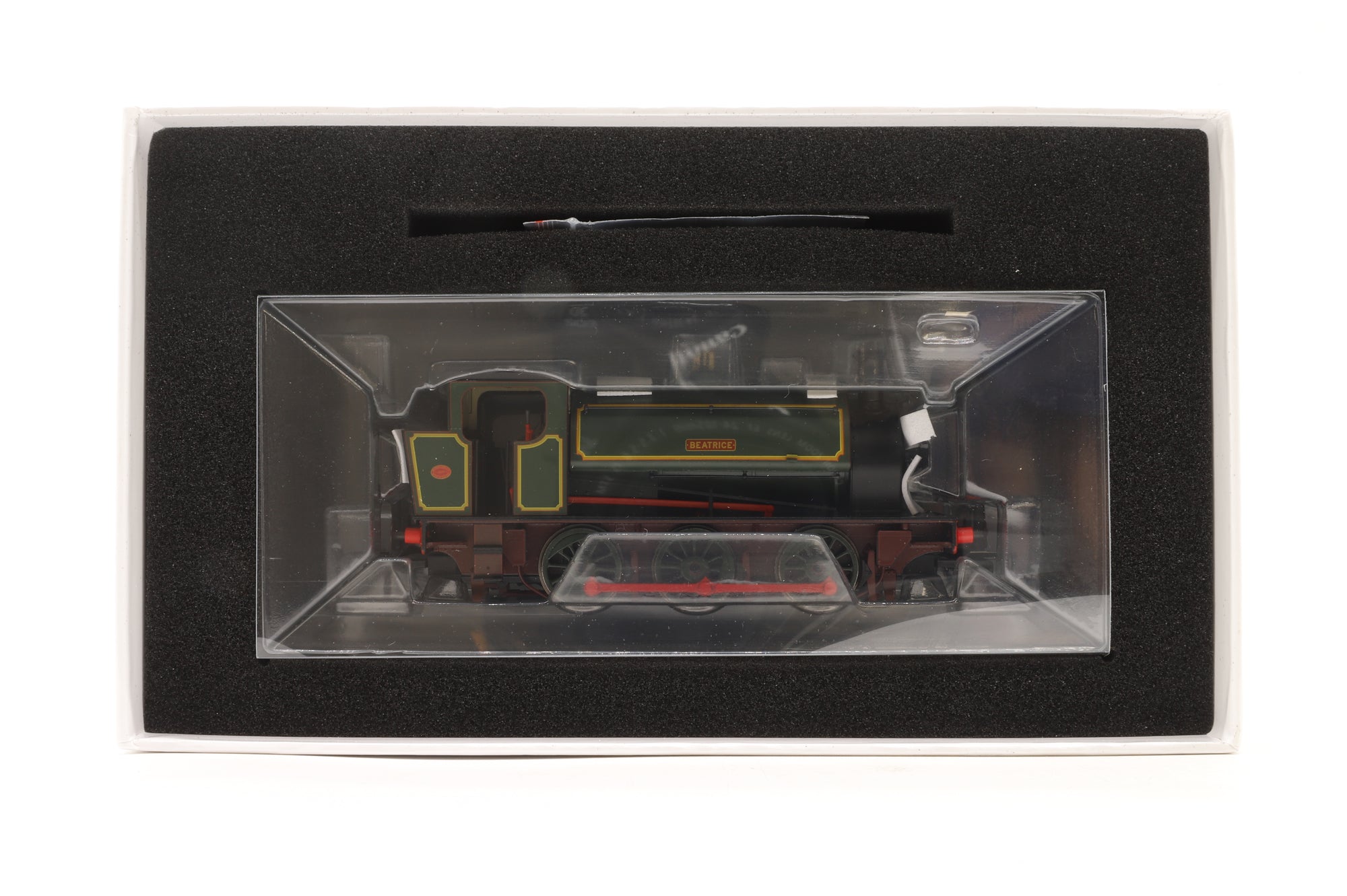 Rapido OO 903013 Hunslet 0-6-0S 'Beatrice' in Lined Green/Red