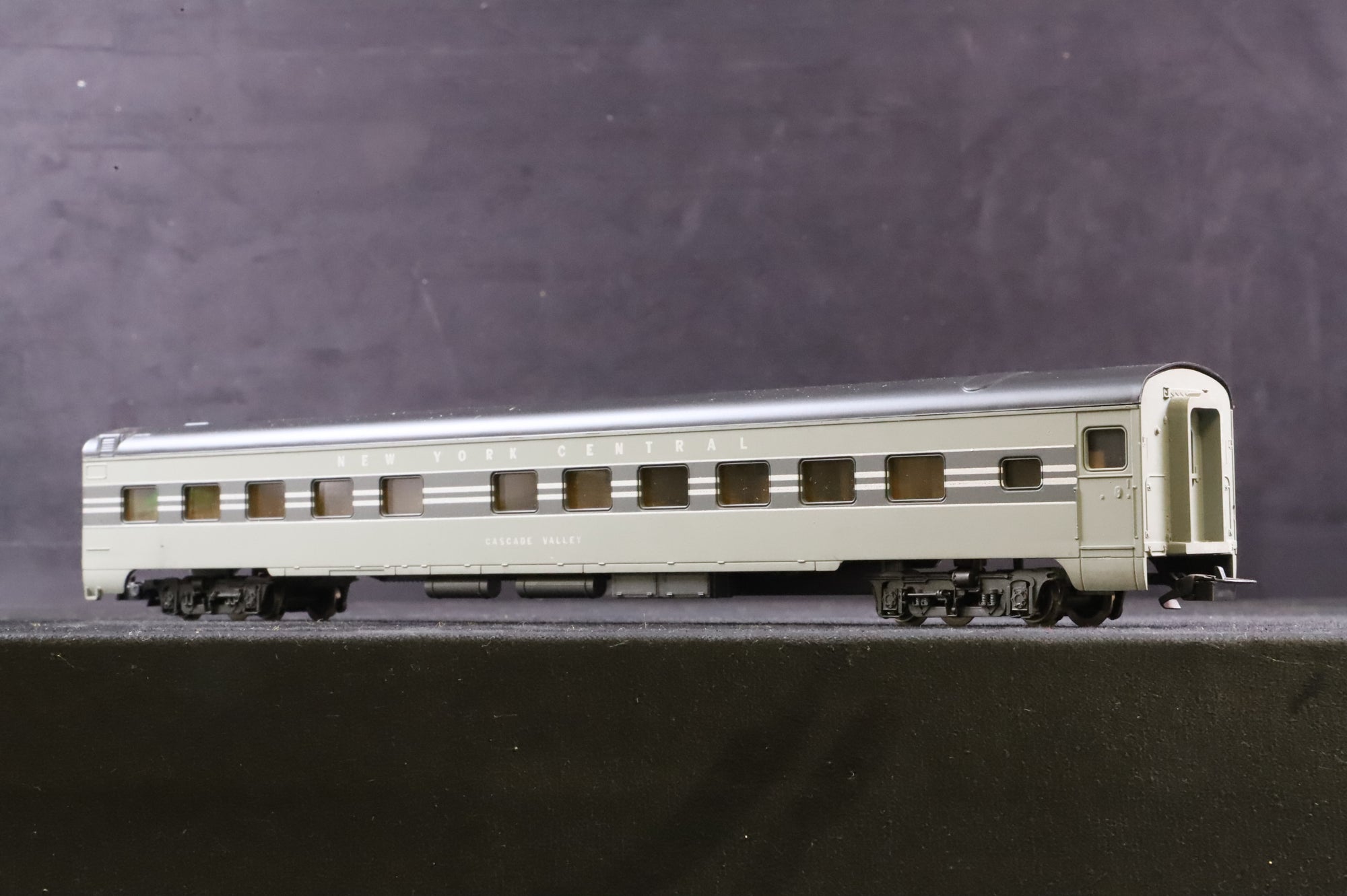 Rivarossi HO Rake Of 4 New York Central Coaches Inc. 2709x2, 2712 & 2707