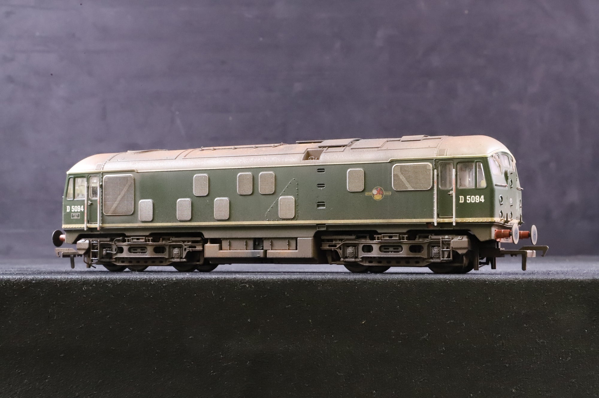 Bachmann OO 32-443SF Class 24/1 'D5094' BR Green DCC Sound Weathered