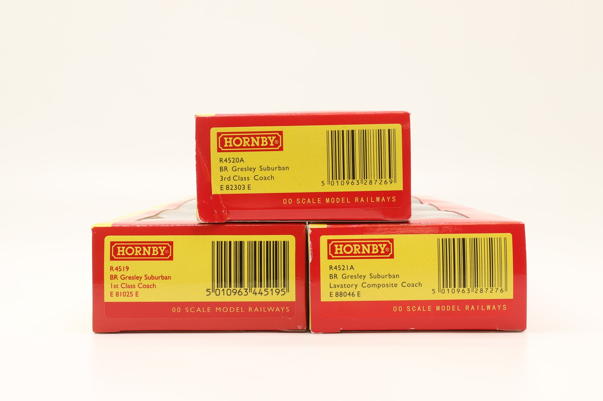 Hornby OO Rake of 3 Gresley Suburbans in BR(E) Crimson