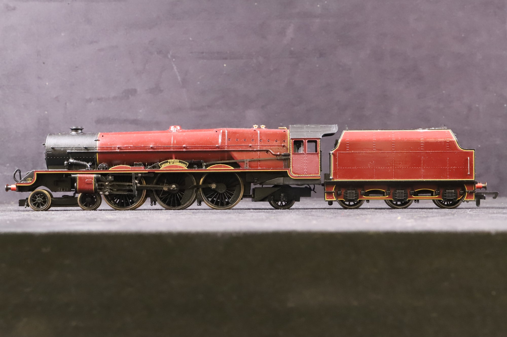 WORKSHOP Hornby OO R3713 Class 8P Princess Royal '46207' 'Princess Arthur of Connaught' BR Maroon Repainted & Glossed