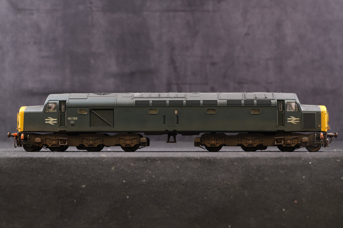 Bachmann OO 32-479 Class 40 &#39;40169&#39; Centre Head Code BR Blue W/O Tanks Weathered