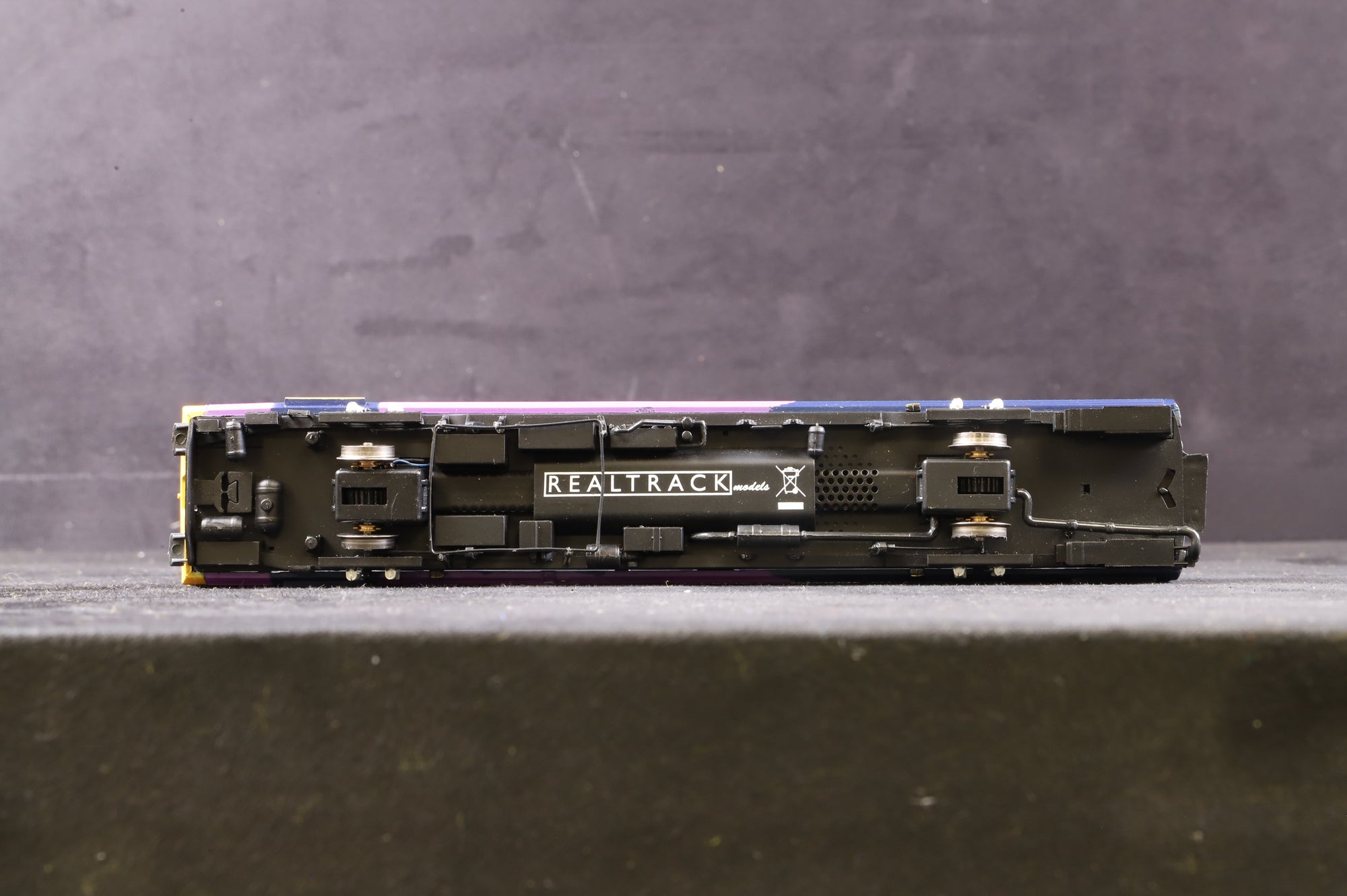 Realtrack OO Class 144 Two Car 'Pacer' DMU