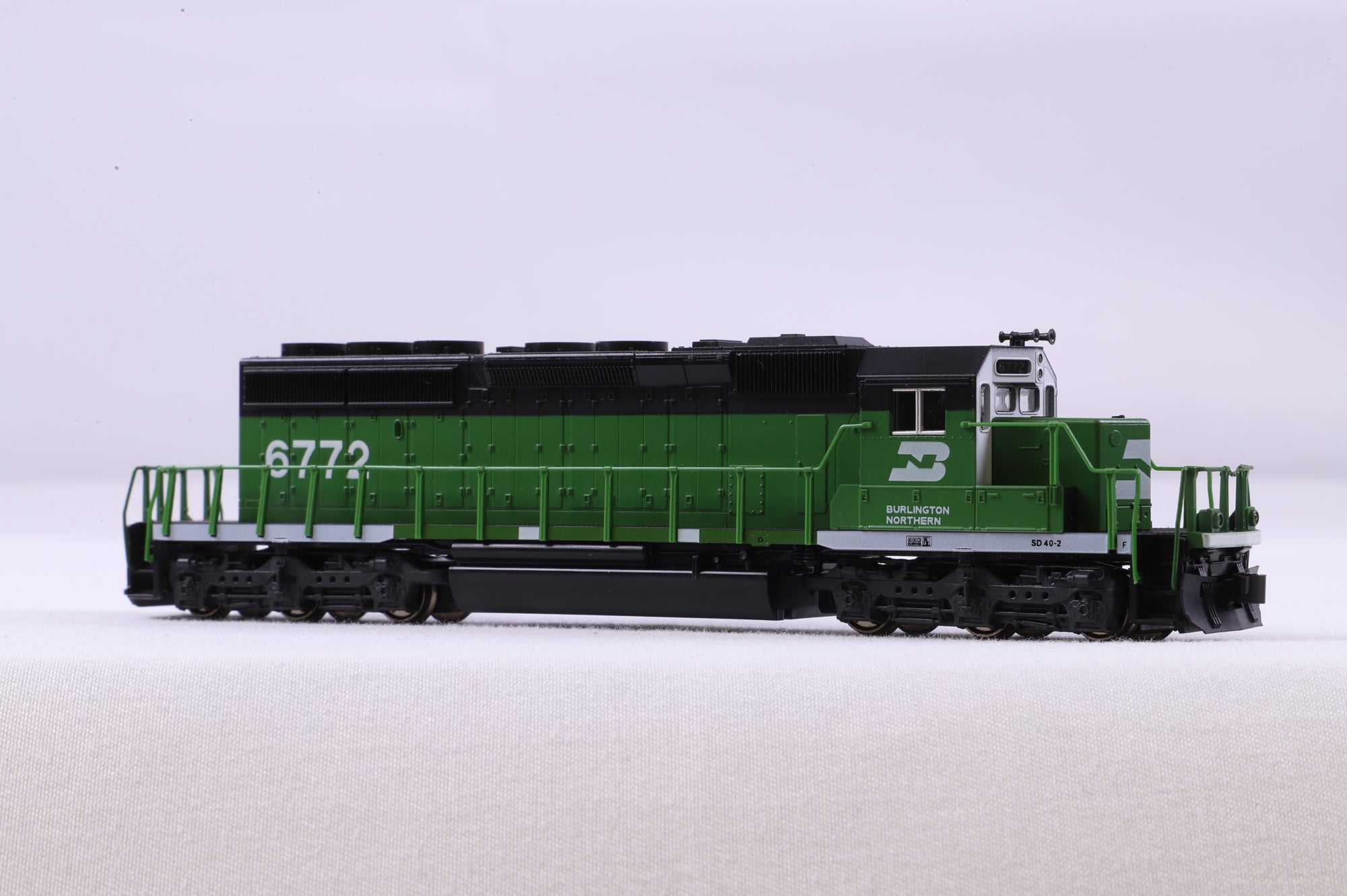 Kato N 176-4952 SD40-2 BN '6772'