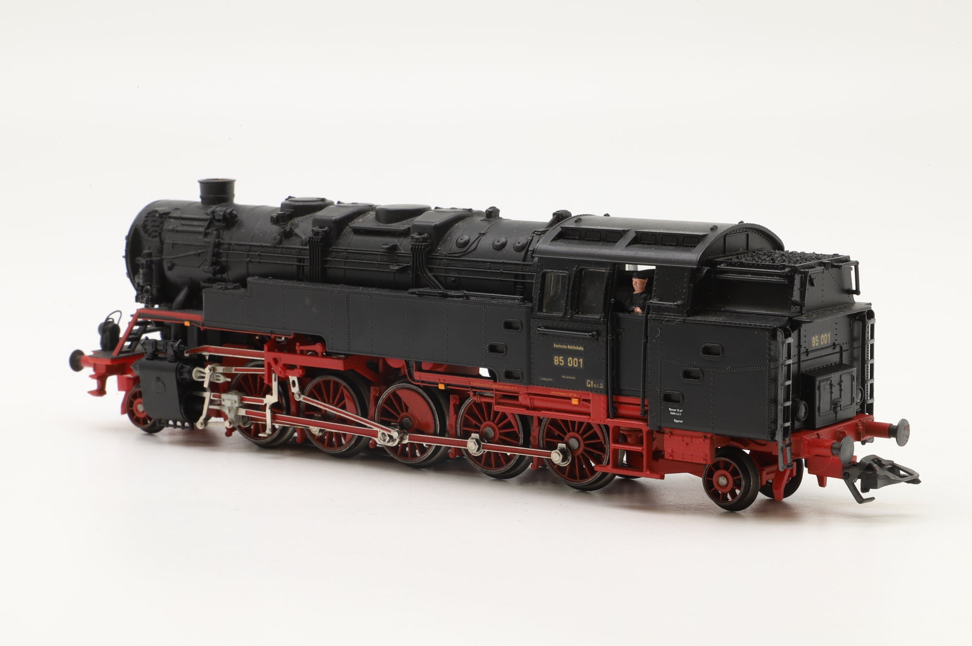 Marklin HO 33081 BR 85 Steam Locomotive 3 Rail & Smoke