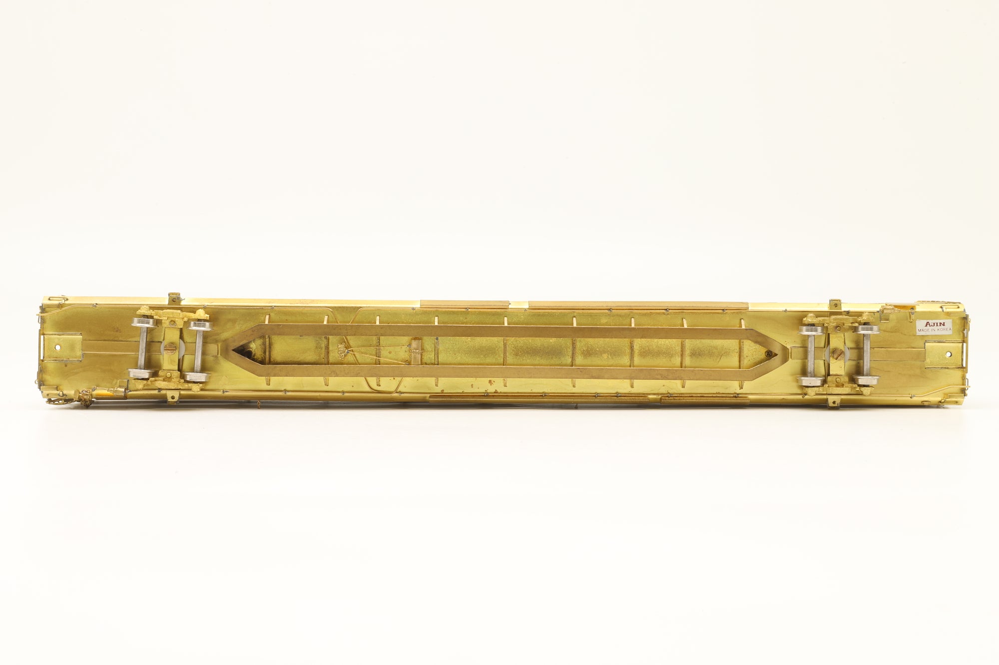 Overland Models/Ajin HO OMI-1395 Tri-Level Auto Rack w/Pressed Sides w/o Roof, AT&SF, BN, Contrail, N&W & SP, Unpainted Brass