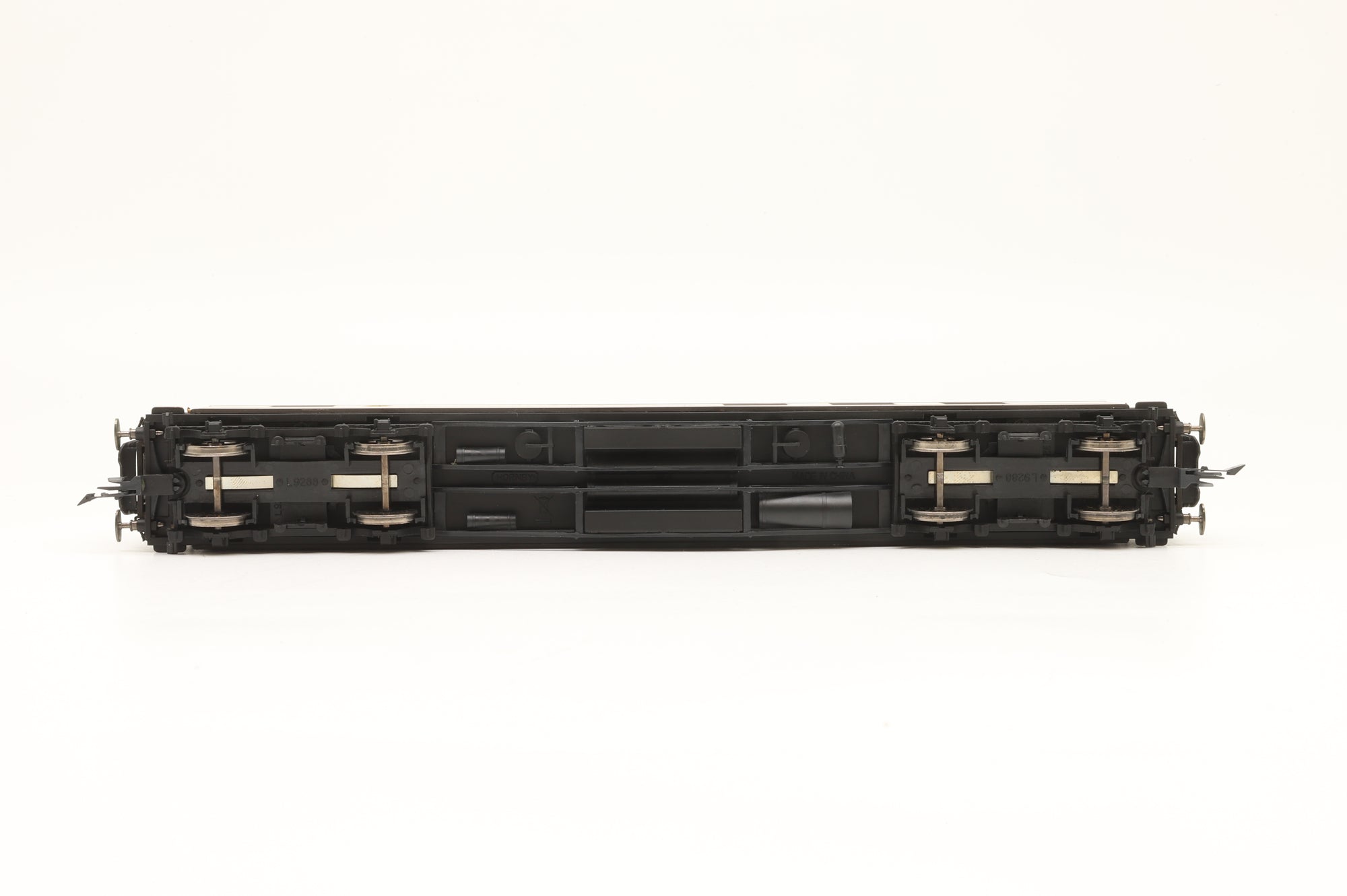 Hornby OO 'Daffodil Bar' Pullman Coach