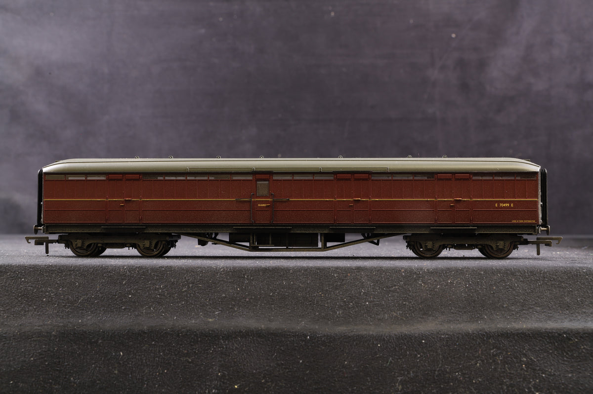 Hornby/ Bachmann OO Rake Of 5 Parcels Coaches