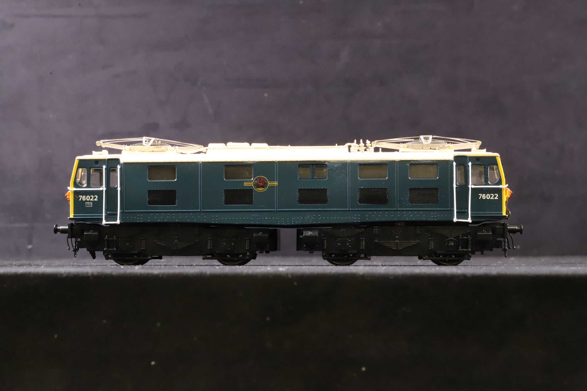 Heljan OO 7604 Class 76 EM1 Woodhead Electric Locomotive '76022' BR Blue