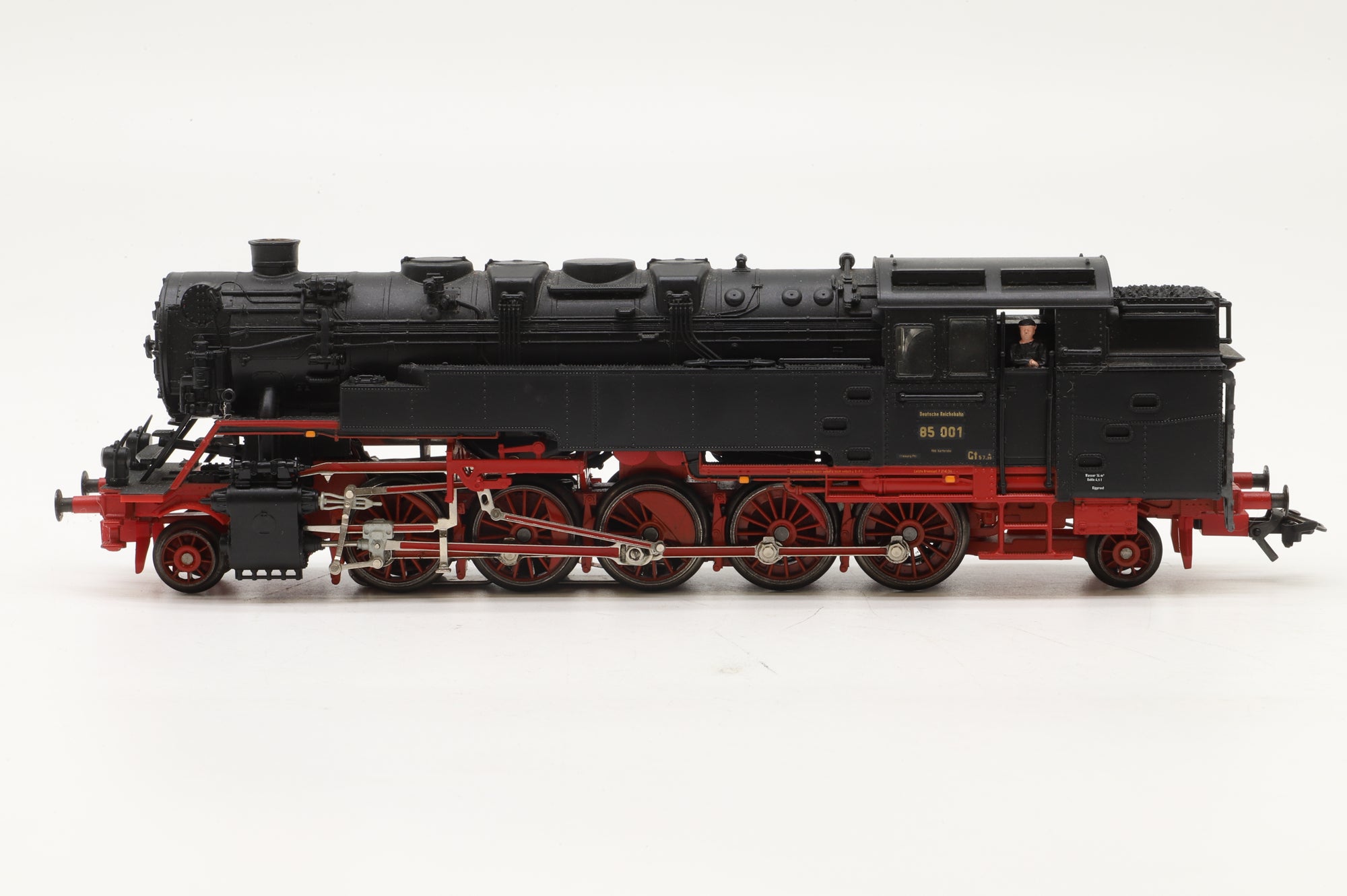 Marklin HO 33081 BR 85 Steam Locomotive 3 Rail & Smoke