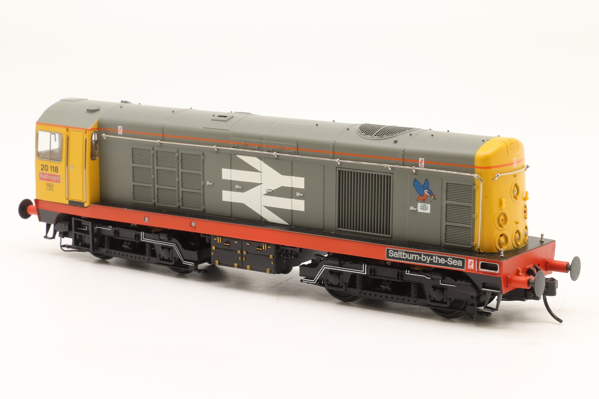 Bachmann OO 32-045 Class 20 '20118' 'Saltburn-by-the-Sea' BR Railfreight Red Stripe DCC Sound