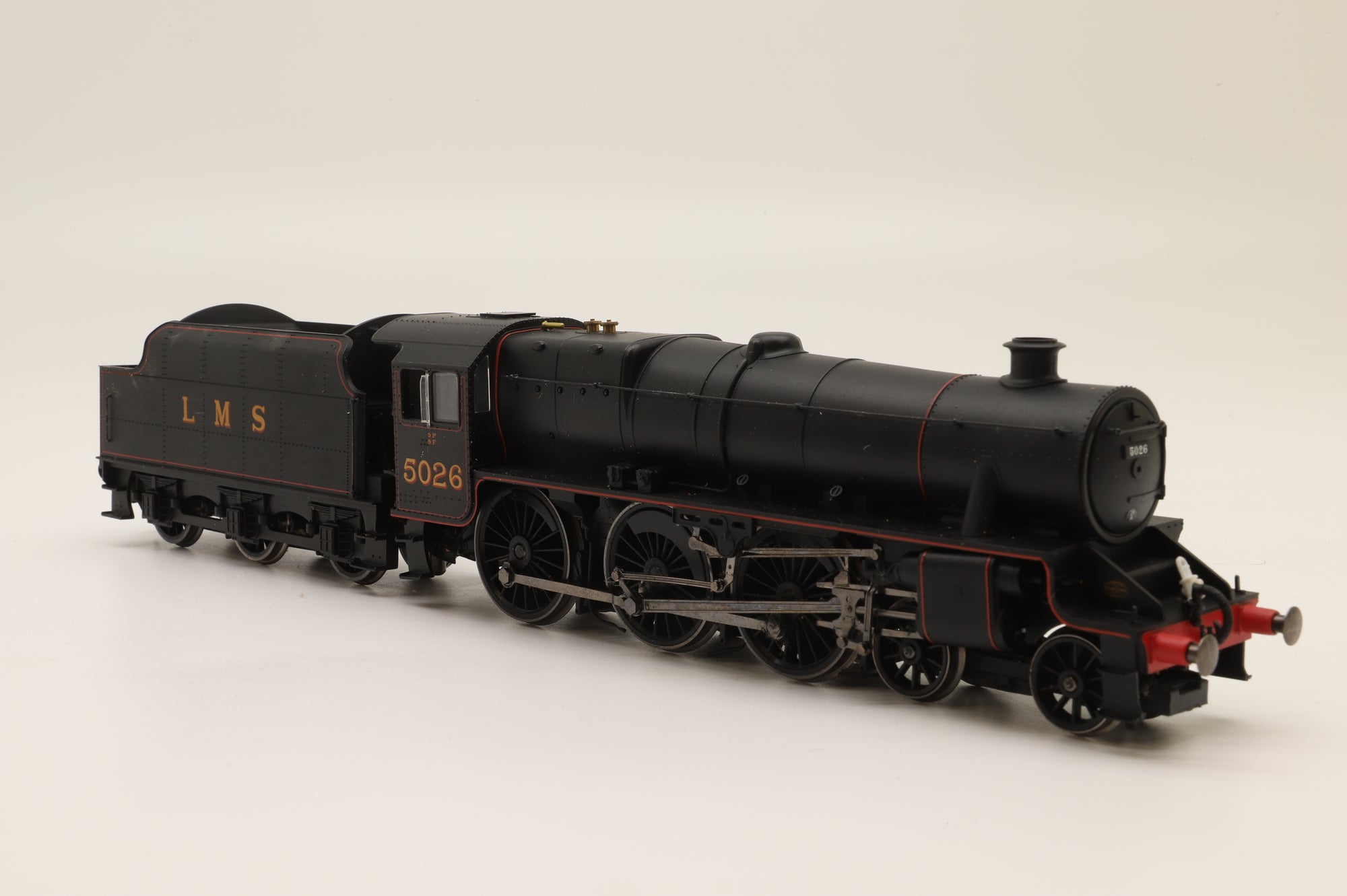 Hornby OO R2887M 'The Thames-Forth Express' Train Set Incl. Black 5 No.5026 & 3x Stanier Coaches