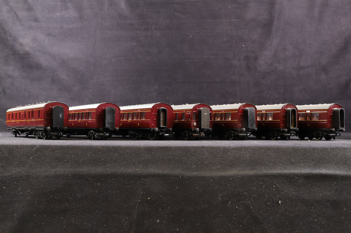 Bachmann OO Rake Of 7 LMS Coaches