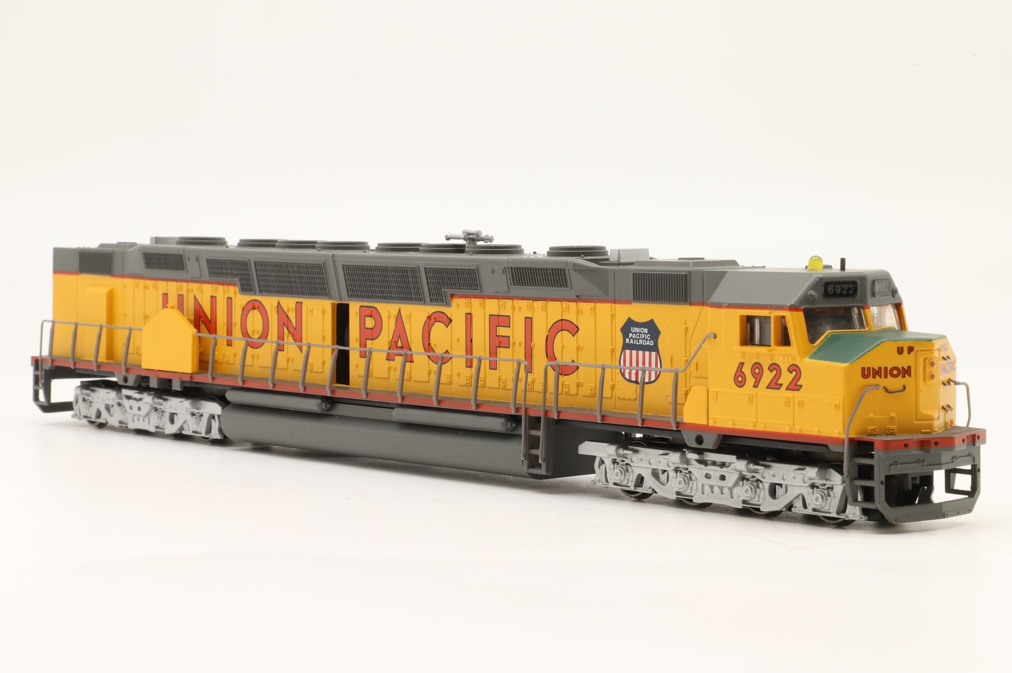 WORKSHOP Spectrum HO 81303 EMD DD40AX 16-Wheel Drive Diesel #6922 in Union Pacific Livery – Non-Runner