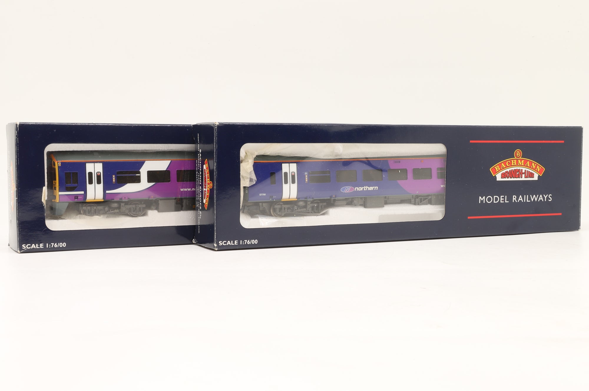 Bachmann OO 31-514 Class 158 2 Car DMU Northern Rail