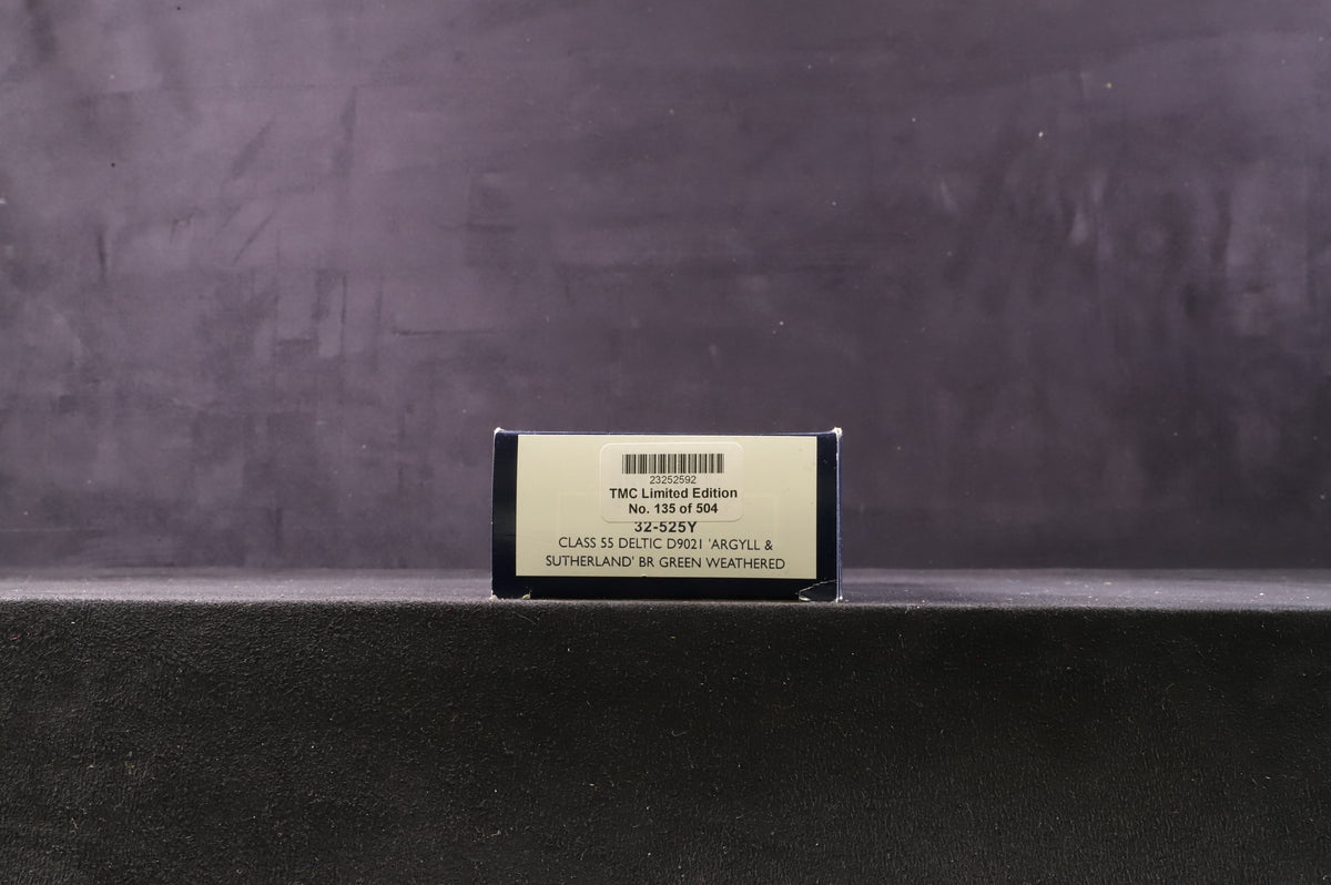 Bachmann OO 32-525Y Class 55 Deltic &#39;D9021&#39; &#39;Argyll &amp; Sutherland&#39; BR Green Weathered