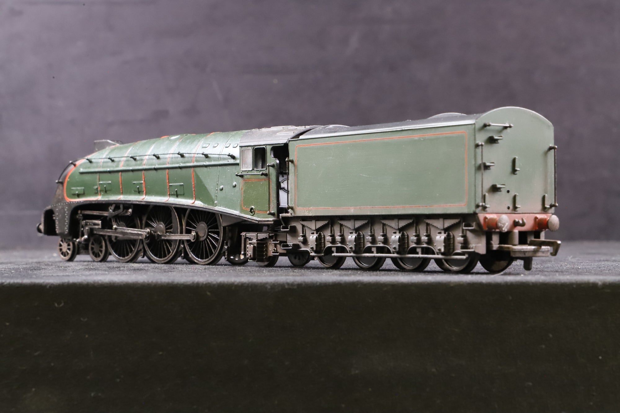 WORKSHOP Bachmann OO 31-958 Class A4 4-6-2 '60020' BR Green Repainted & Unnumbered